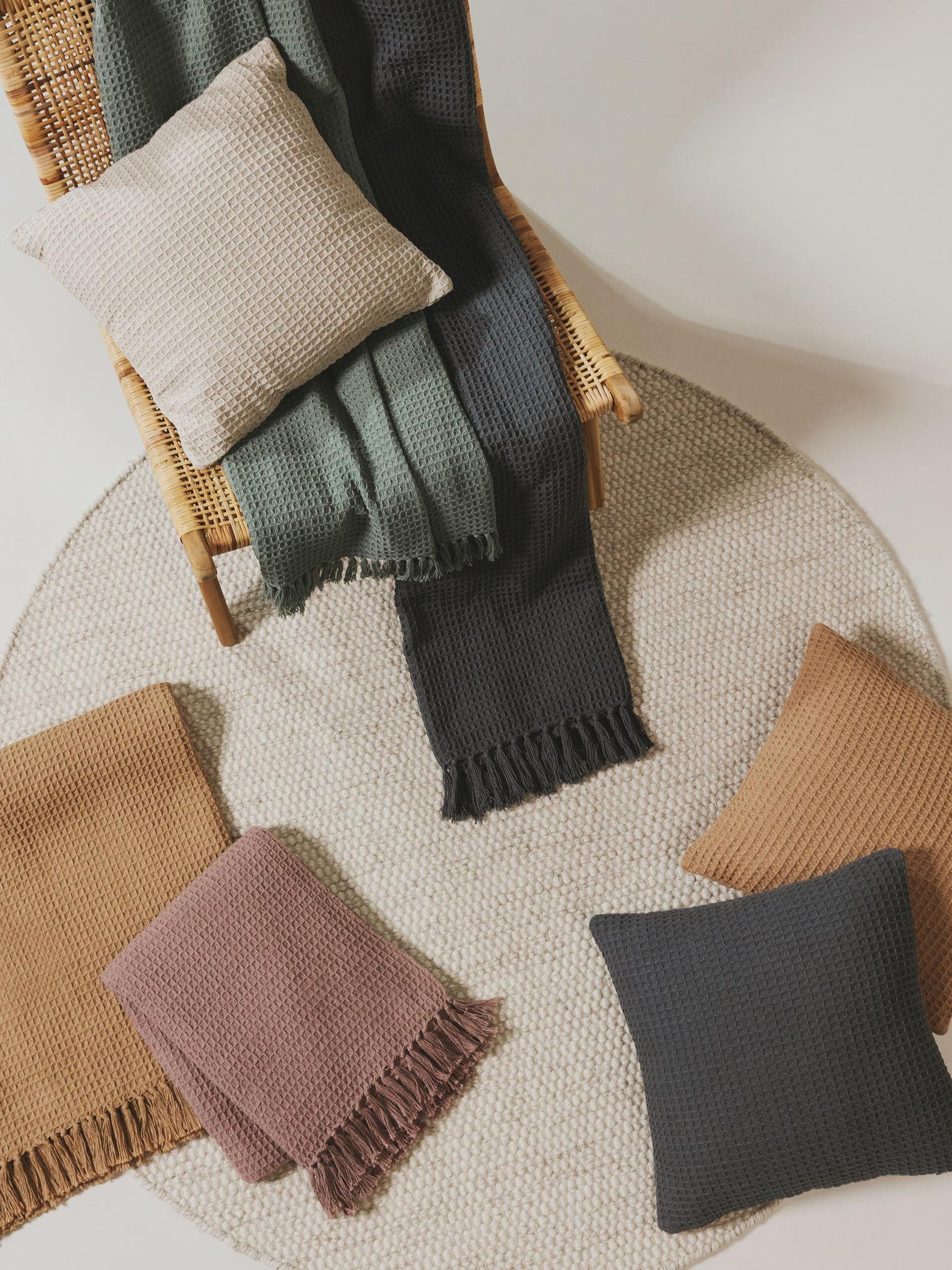 Bomullsteppe Amalia Lysebrun i Avlastning-design laget av 100 % bomull fra benuta Pure