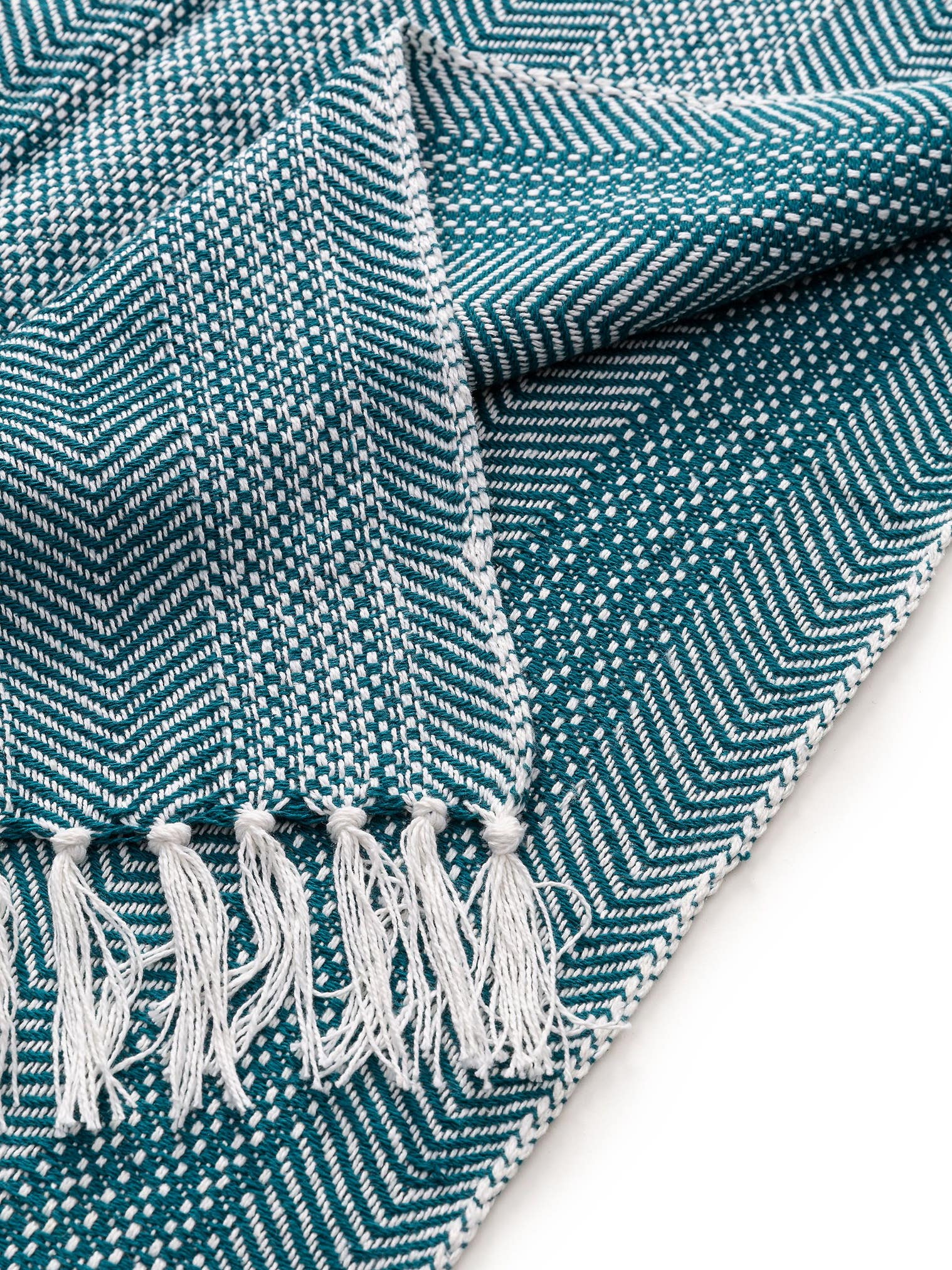 Baumwolldecke Alisea Blau im Design Ikat aus 100% Baumwolle von benuta Nest