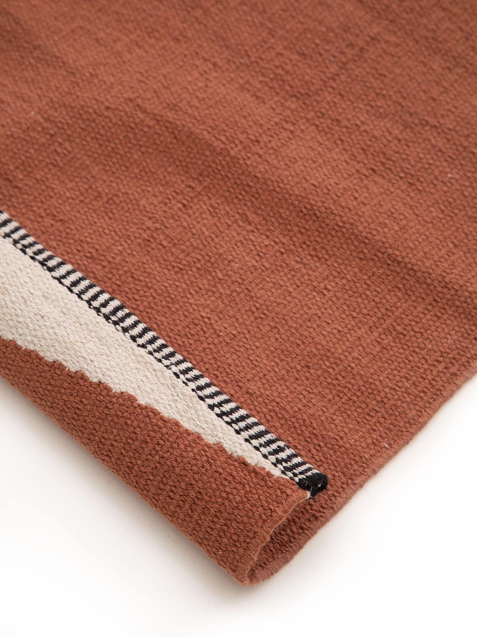Teppich aus 100% Baumwolle in Braun mit bis 5 mm hohem Flor von benuta Pop