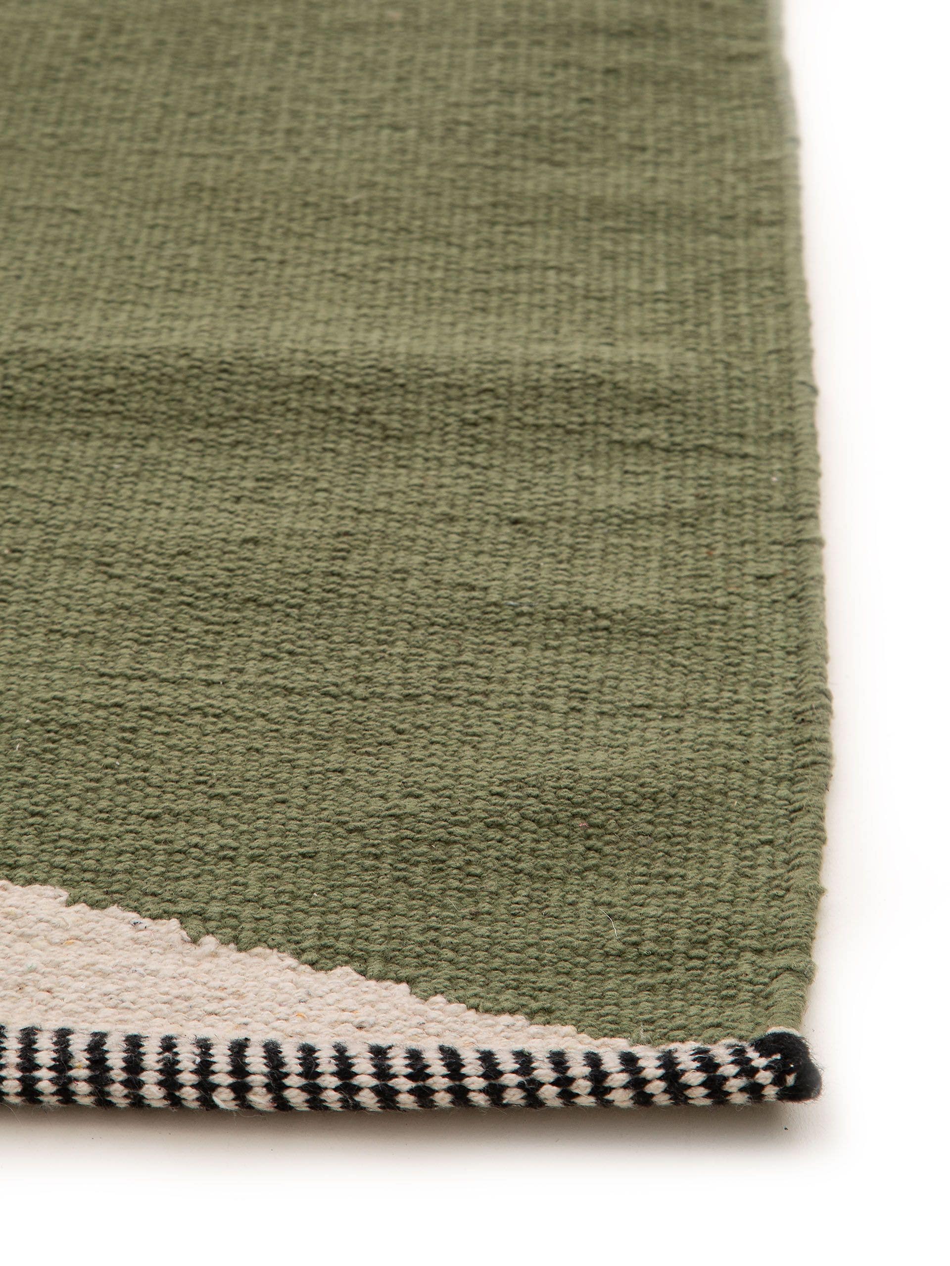 Rug made of 100% Cotton in Green with a 1- 5 mm high pile by benuta Pop
