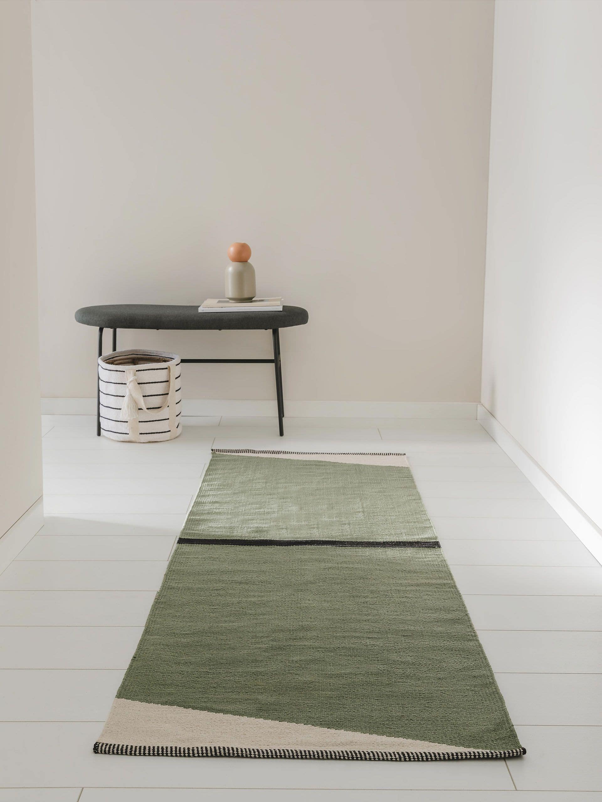 Tapete de 100% algodão em Verde com pelo de até 5 mm de altura da benuta Pop