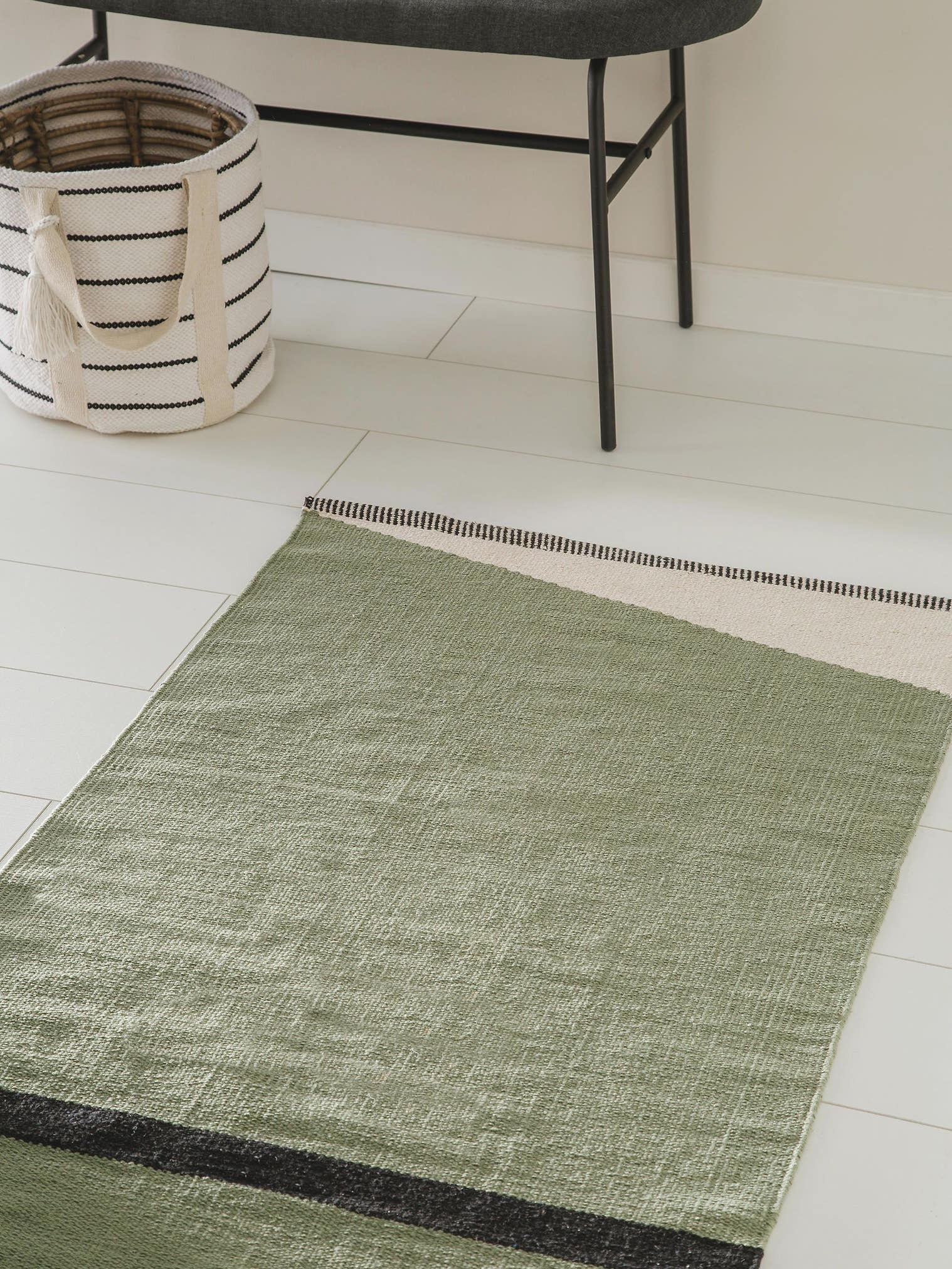 Tapis en 100% Coton en Vert avec une pile de 1- 5 mm de hauteur de benuta Pop