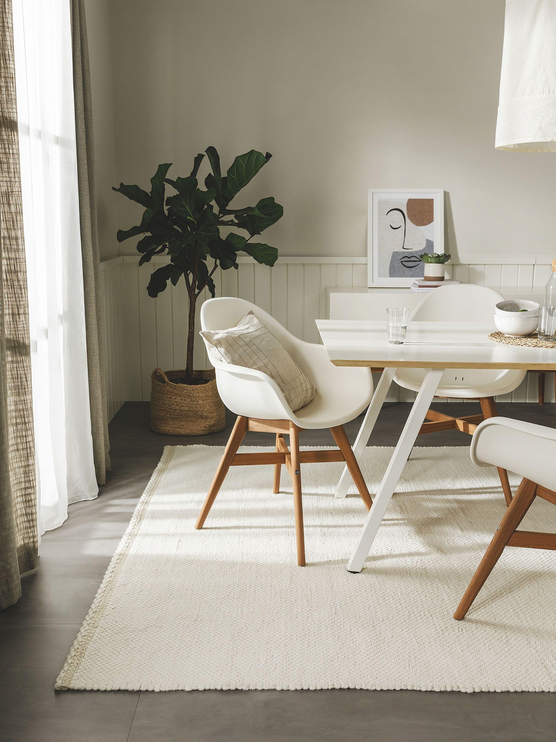 Matta av 100% Polyester i Beige med 1- 5 mm hög lugg från benuta Pure