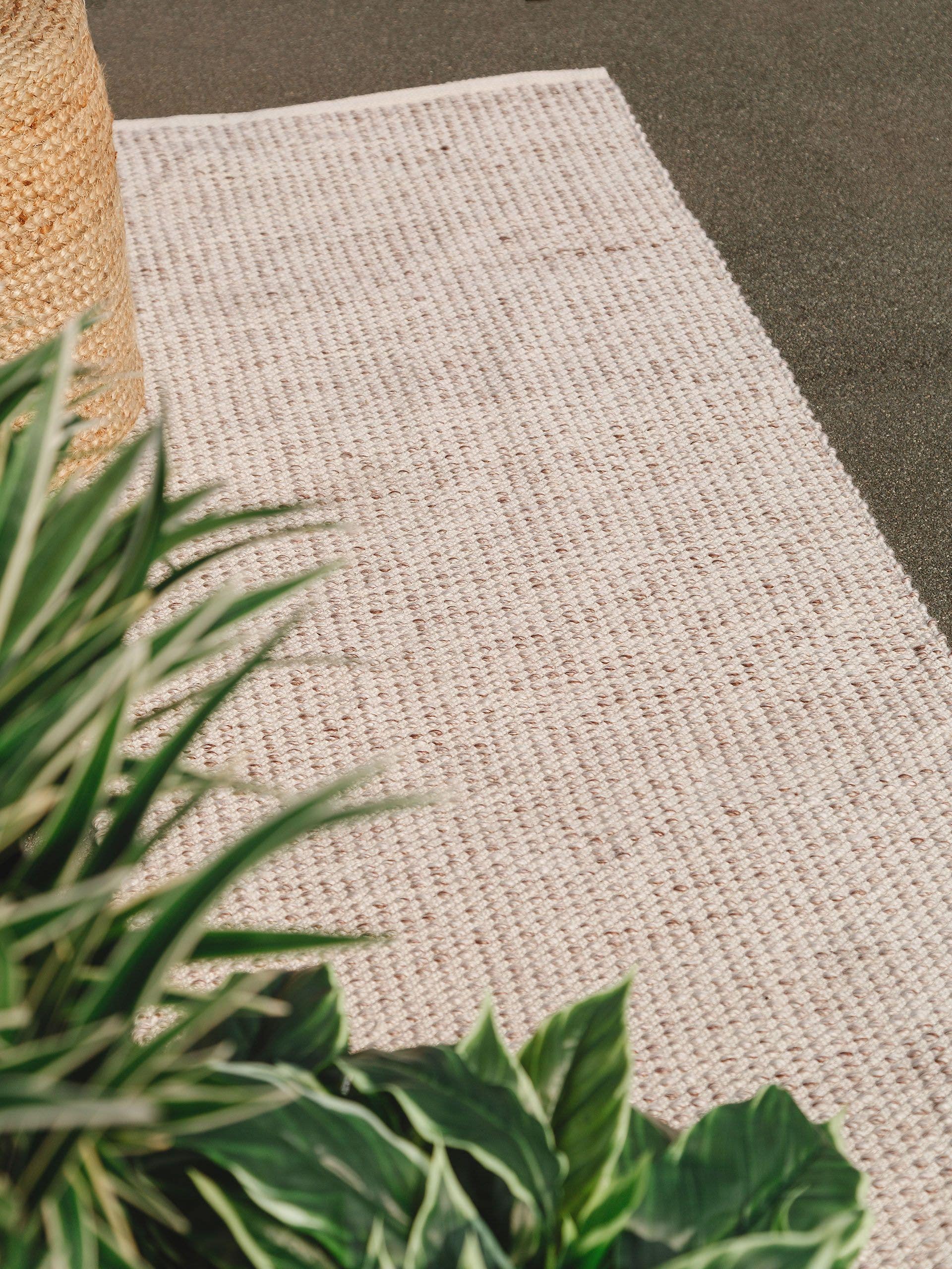 Alfombra de 100% Polyester (PET reciclado) en Beige con un pelo de {{Placeholder_Pile Height}} de altura de benuta Pure