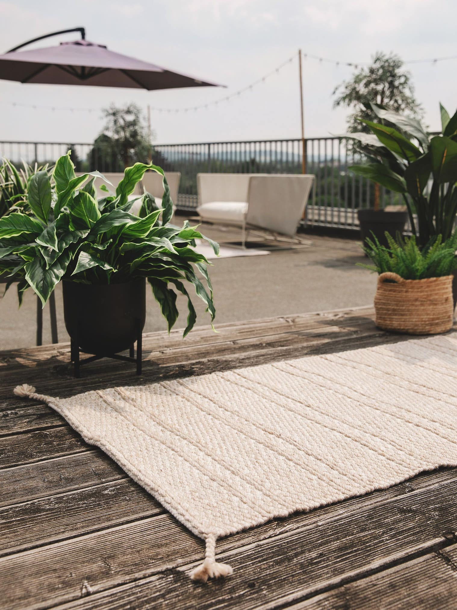 Teppich aus 100% Polyester (recyceltes PET) in Beige mit bis 5 mm hohem Flor von benuta Pure