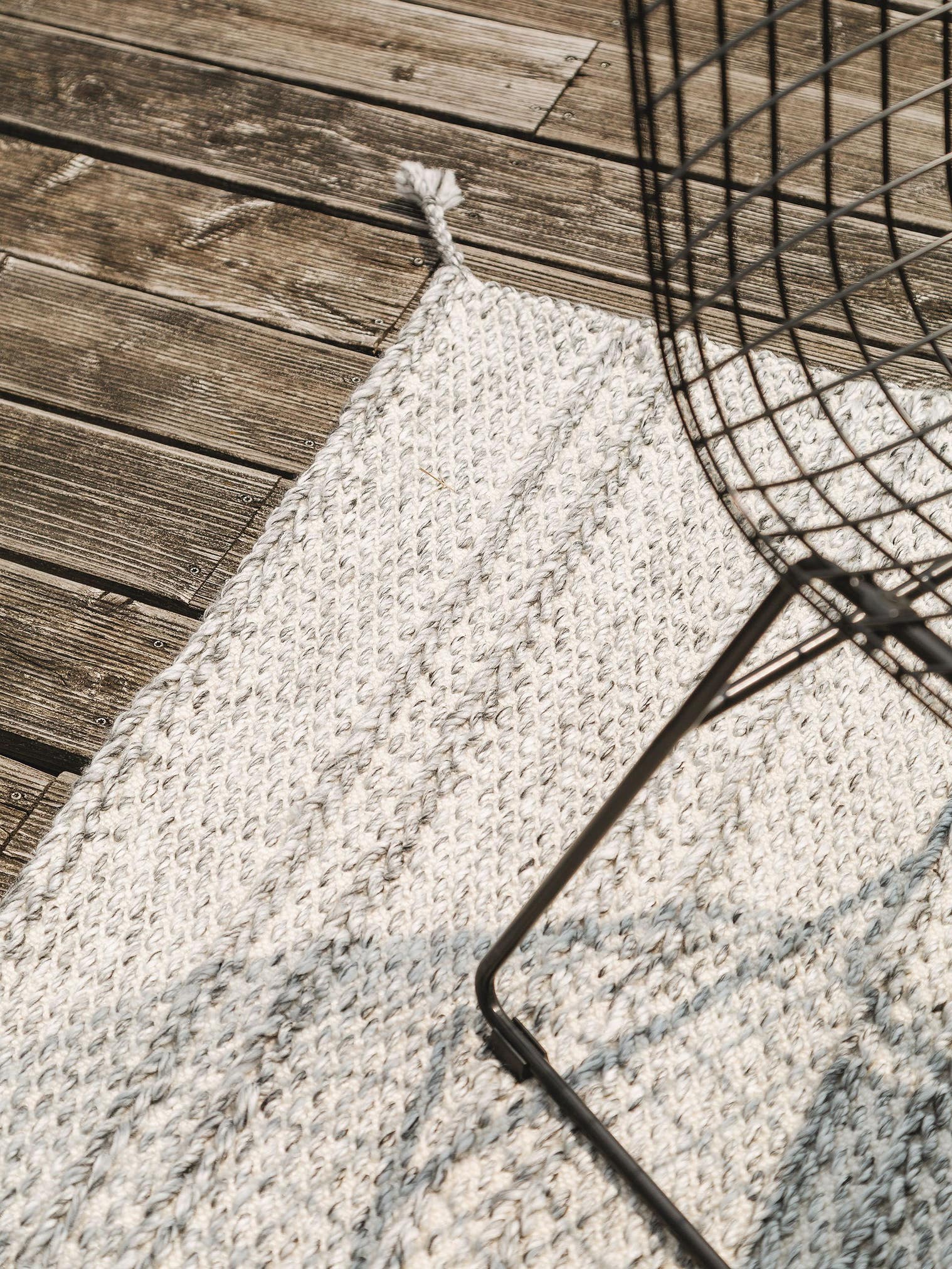 Teppich aus 100% Polyester (recyceltes PET) in Grau mit bis 5 mm hohem Flor von benuta Pure
