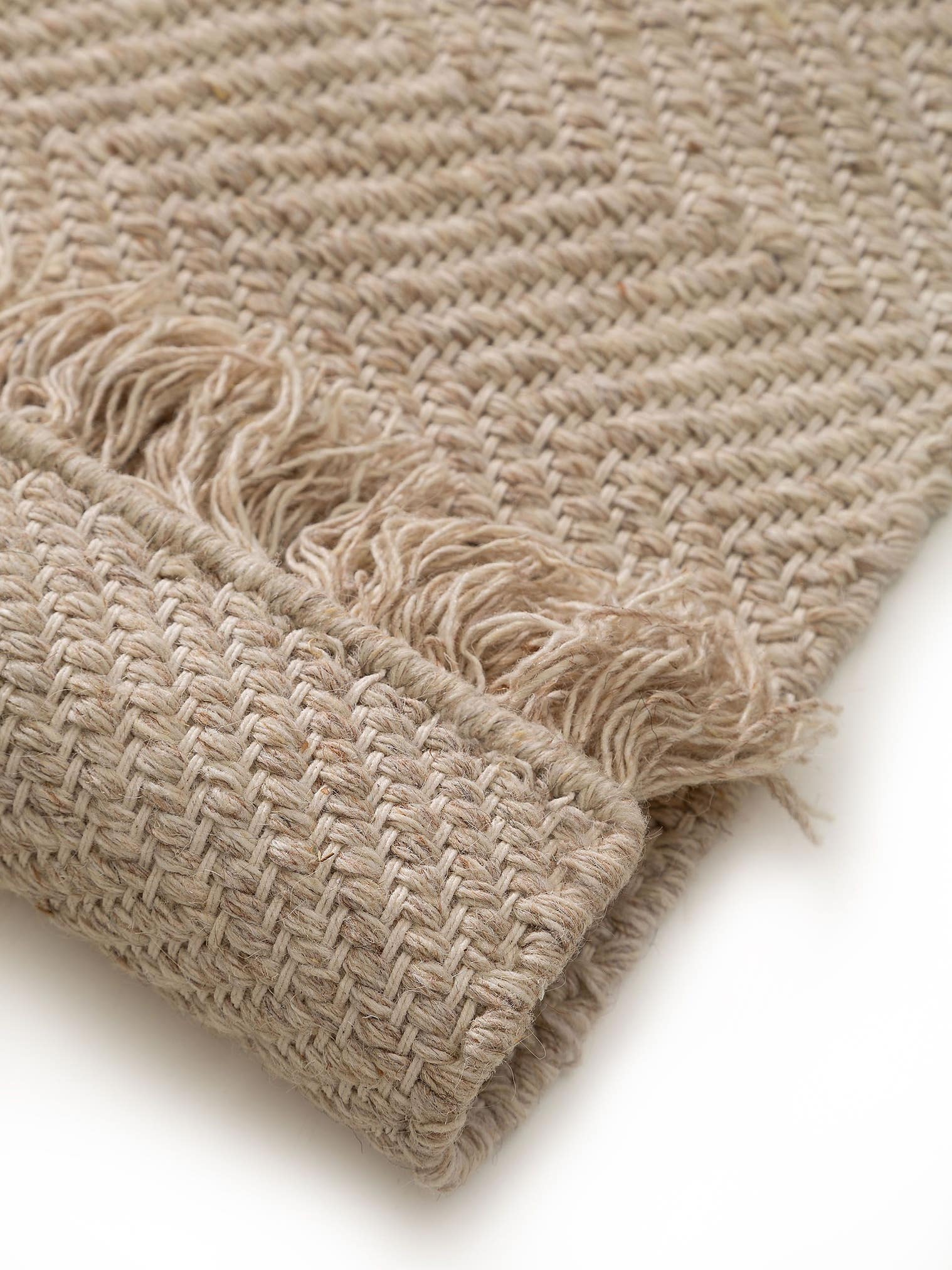 Dywan z 60% Wełna, 20% Bawełna, 20 %Polyester w kolorze beżowy z włosiem 1- 5 mm wysokim od benuta Pure