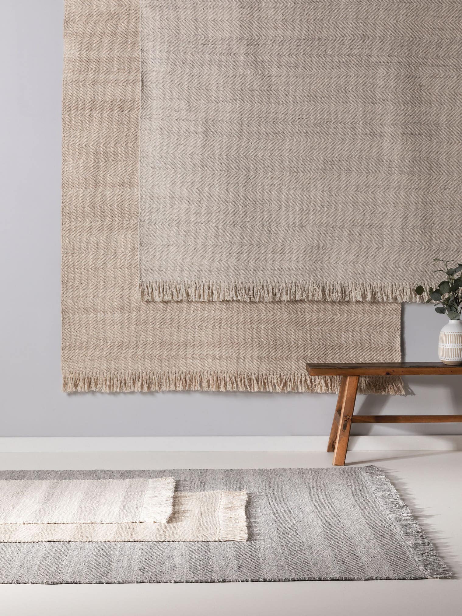 Dywan z 60% Wełna, 20% Bawełna, 20 %Polyester w kolorze beżowy z włosiem 1- 5 mm wysokim od benuta Pure