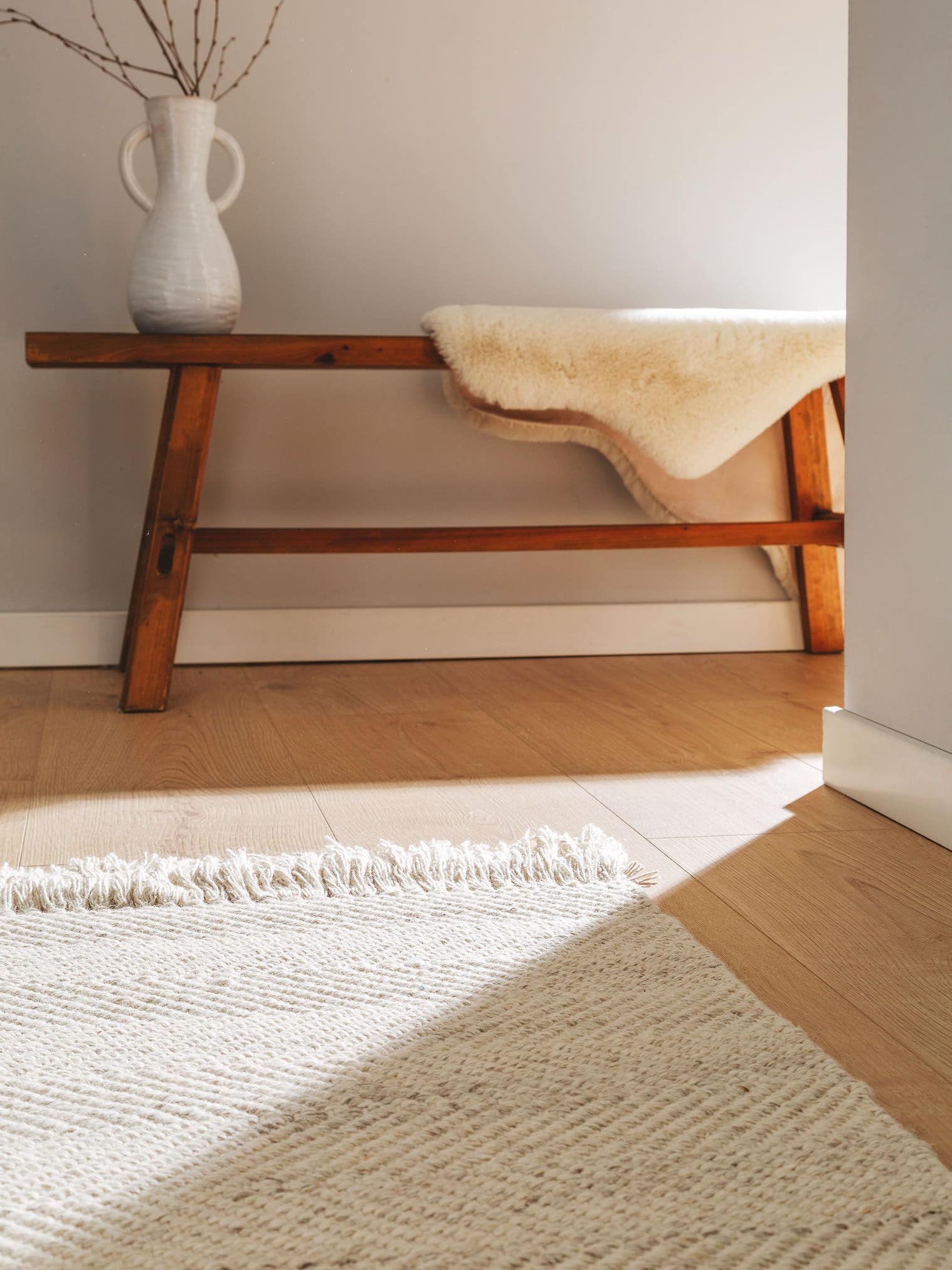 Teppich aus 60% Wolle, 20% Baumwolle, 20% Polyester in Beige mit bis 5 mm hohem Flor von benuta Pure
