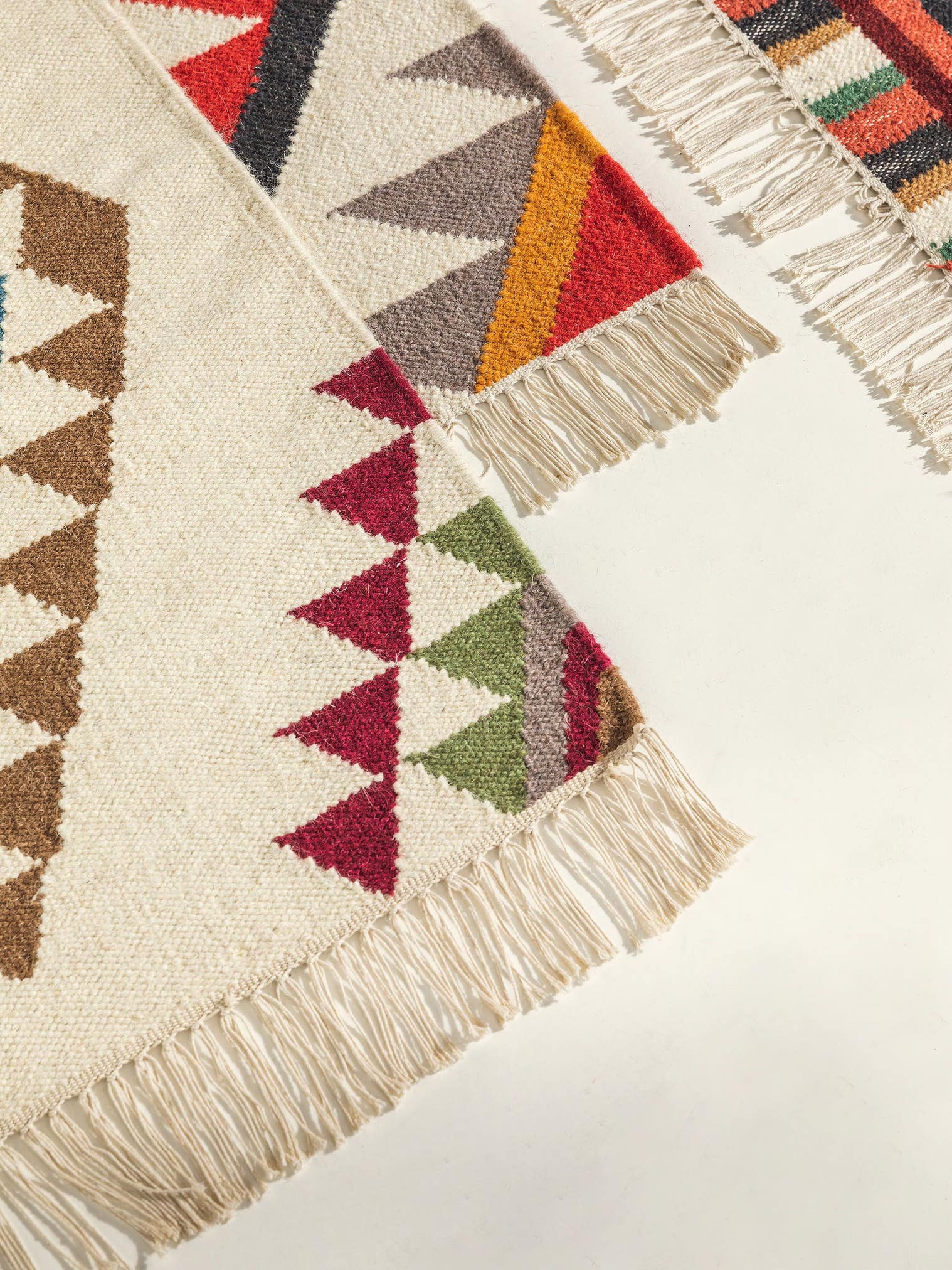 Tappeto di 80% lana, 20% cotone in Rosso con pelo alto 1- 5 mm da benuta Nest