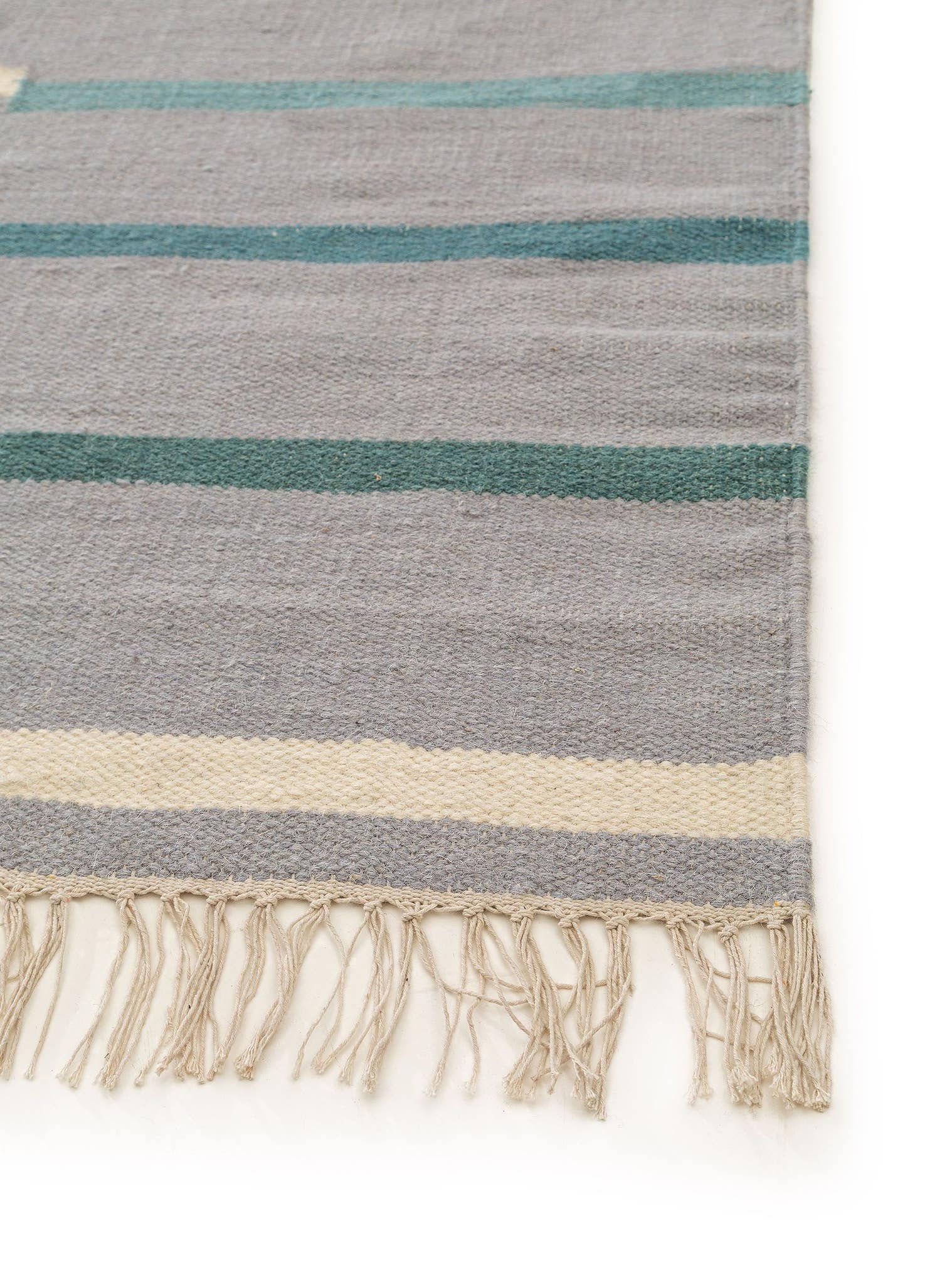 Teppich aus 80% Wolle, 20% Baumwolle in Blau mit bis 5 mm hohem Flor von benuta