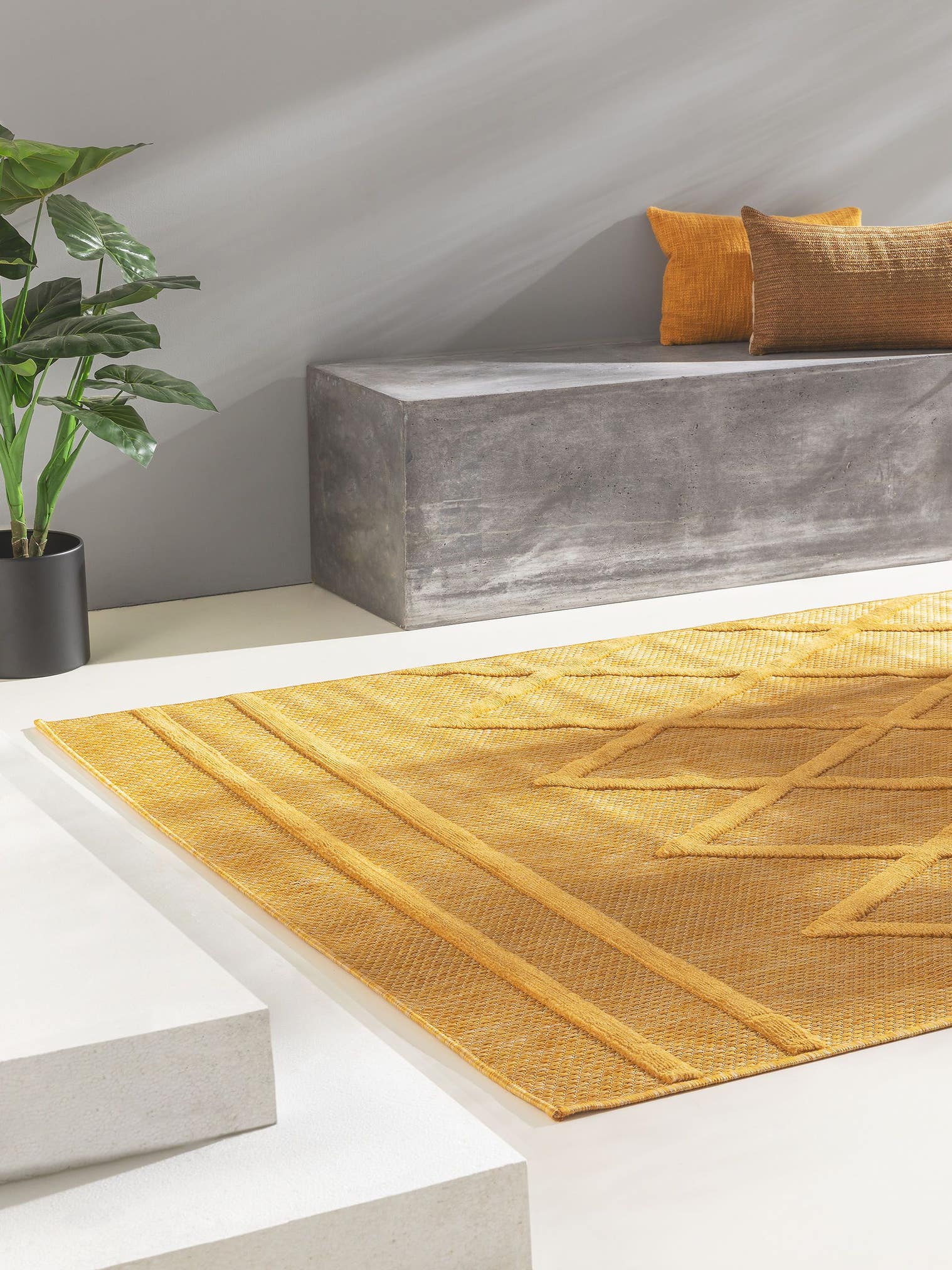 Rug made of 100% Polypropylene in Yellow with a 1- 5 mm high pile by benuta Nest