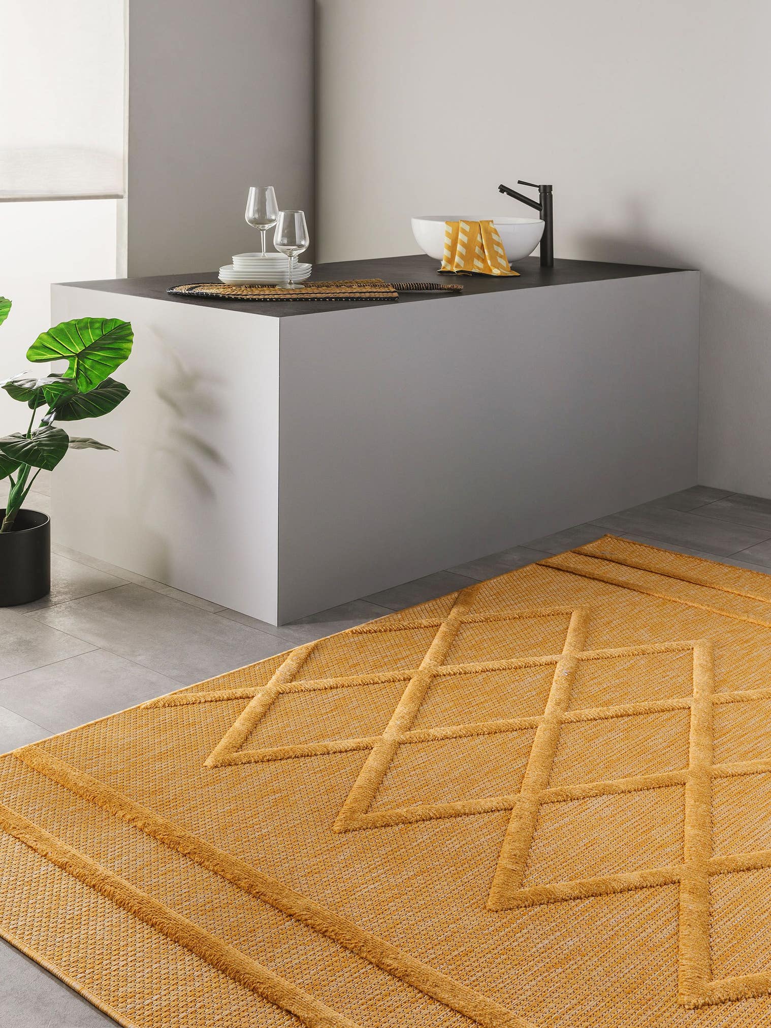 Rug made of 100% Polypropylene in Yellow with a 1- 5 mm high pile by benuta Nest