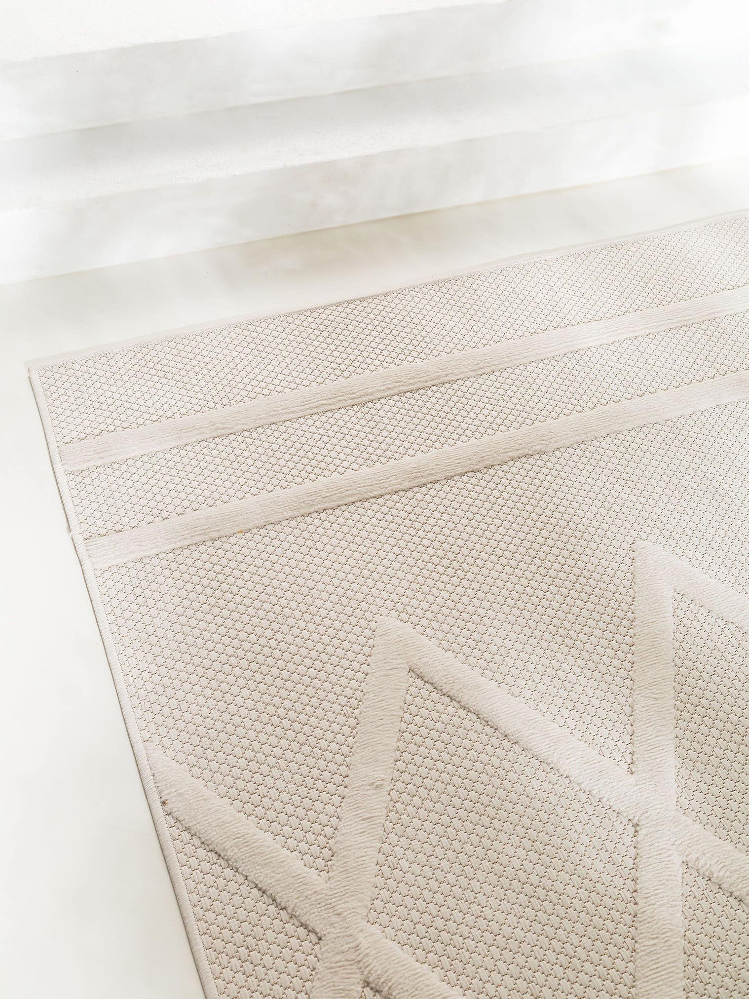 Rug made of 100% Polypropylene in Beige with a 1- 5 mm high pile by benuta Nest