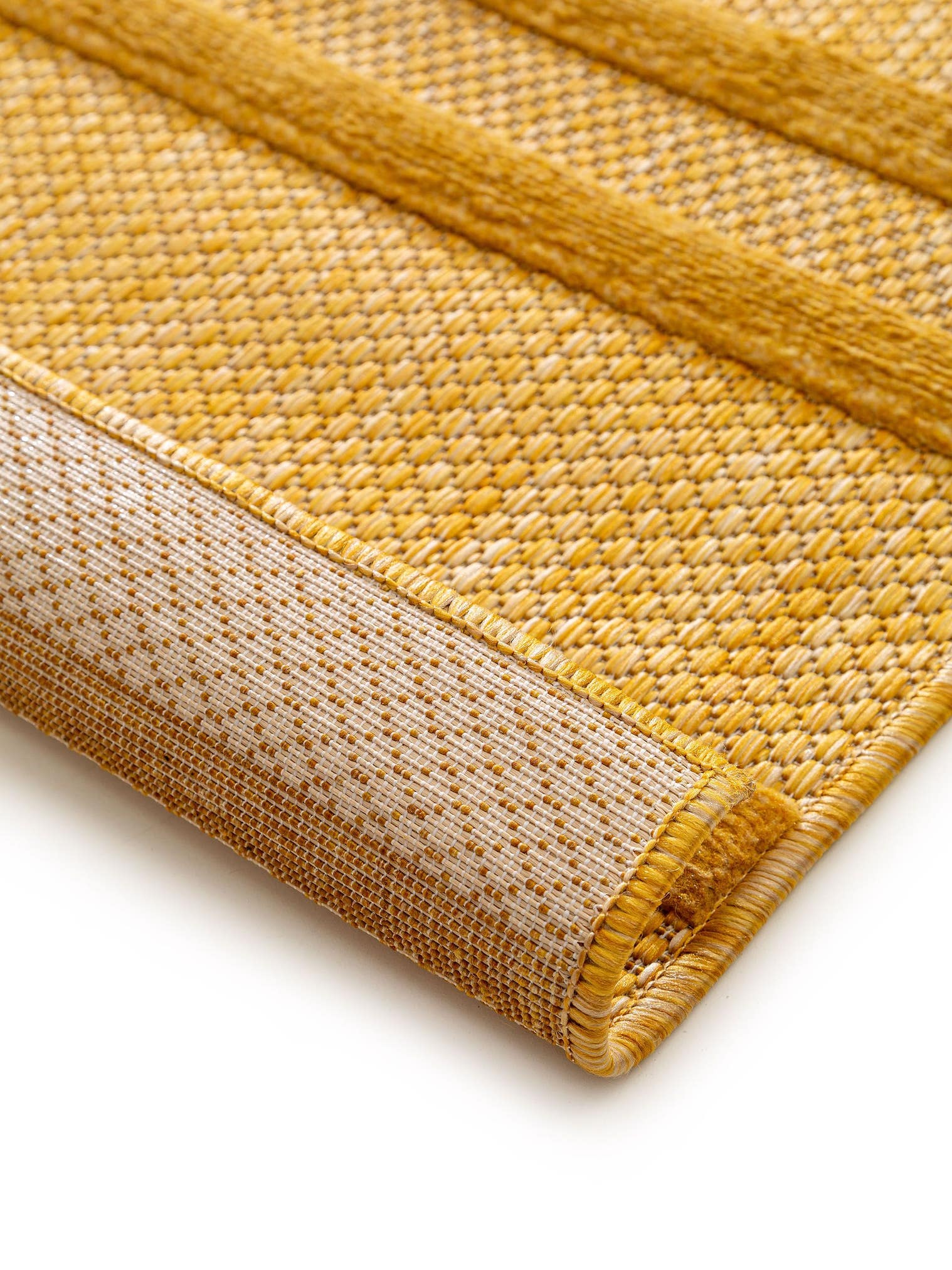 Tapis en 100% Polypropylène en Jaune avec une pile de 1- 5 mm de hauteur de benuta Nest