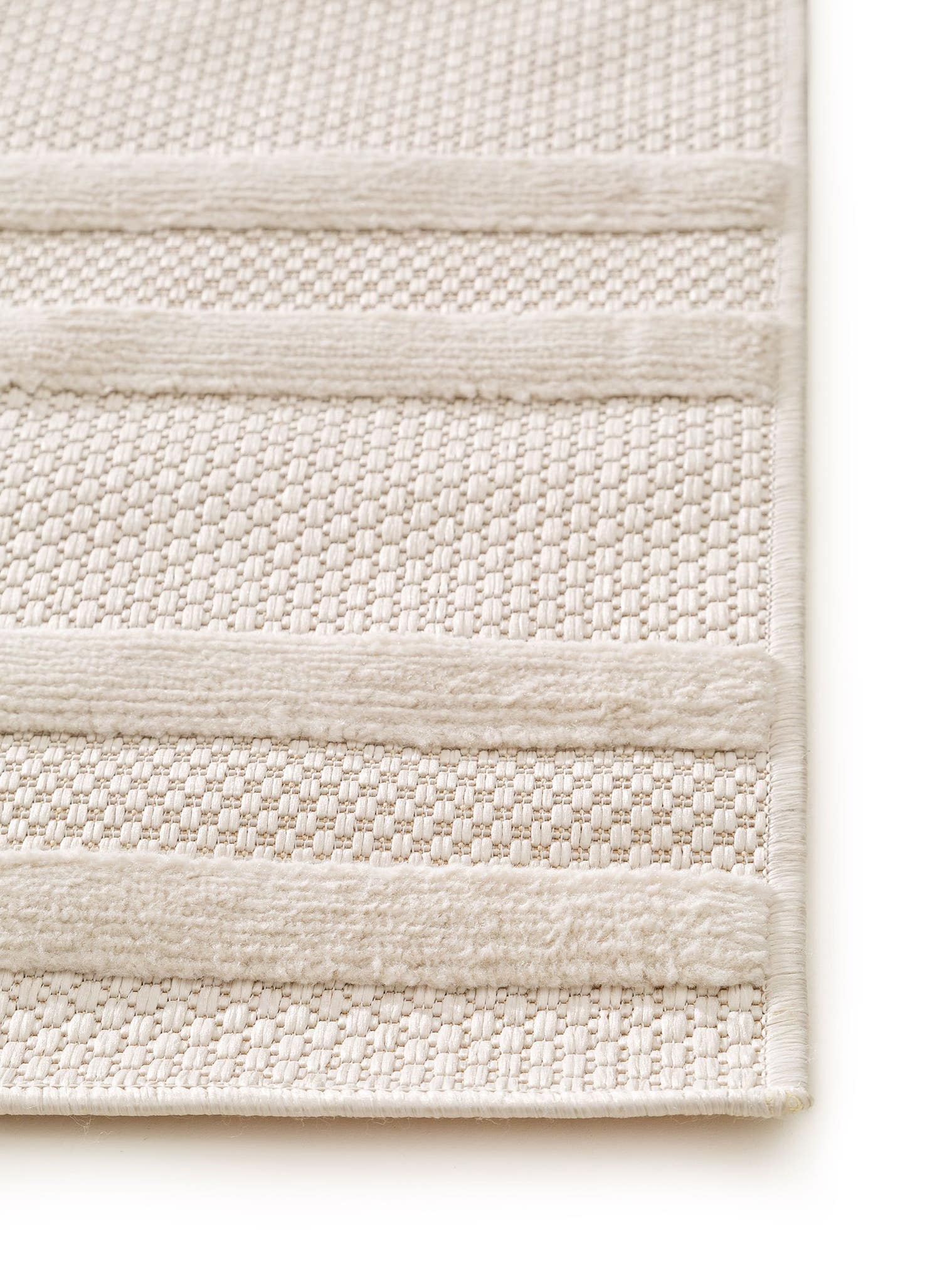 Teppich aus 100% Polypropylen in Beige mit bis 5 mm hohem Flor von benuta Nest