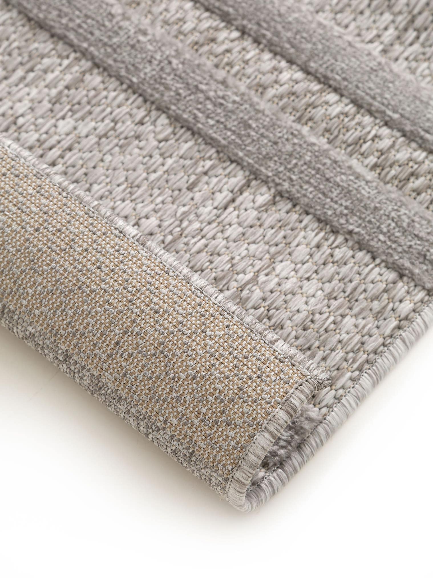 Teppich aus 100% Polypropylen in Grau mit bis 5 mm hohem Flor von benuta