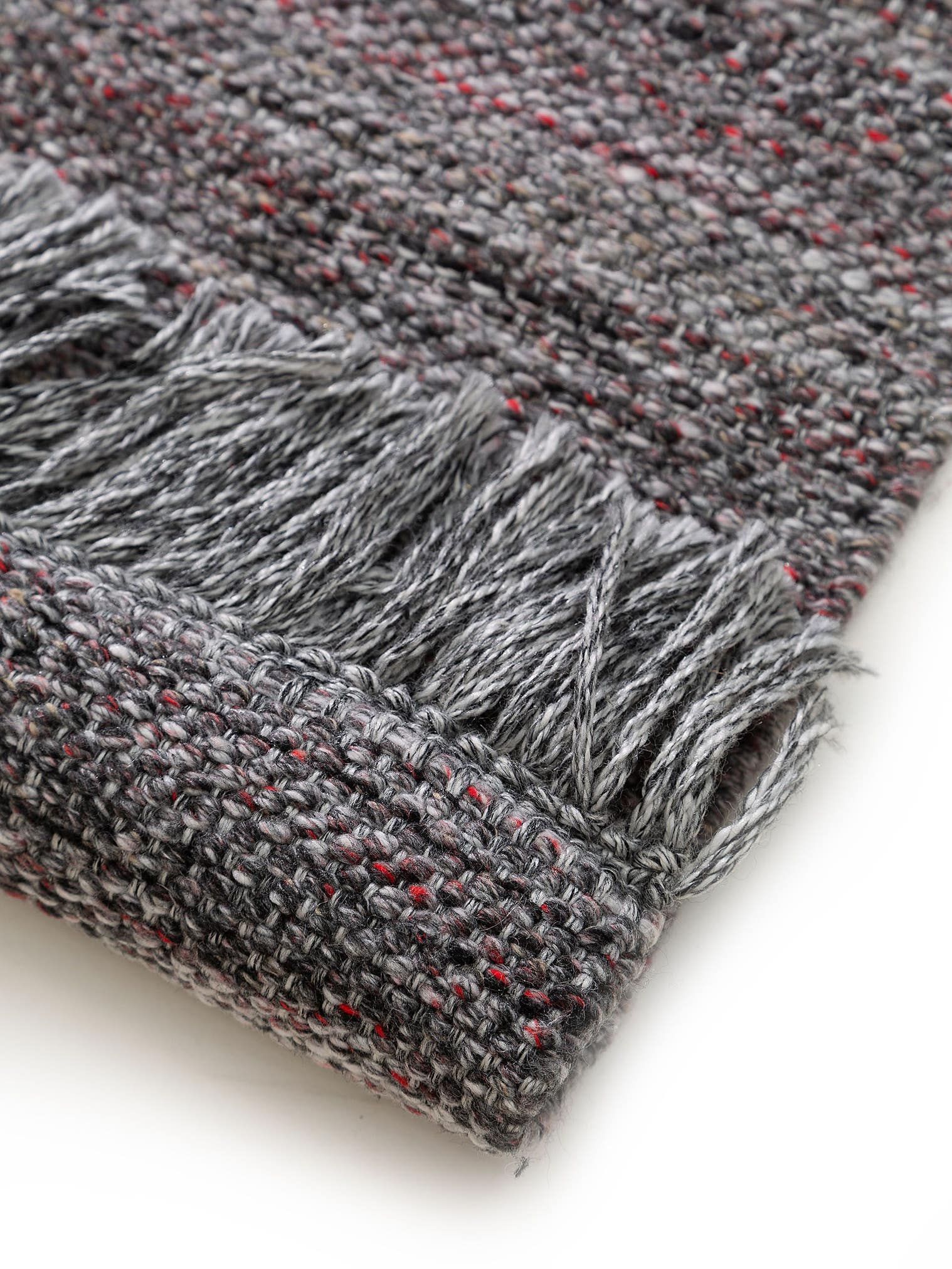 Teppich aus 100% Polyester (recyceltes PET) in Grau mit bis 5 mm hohem Flor von benuta Pure