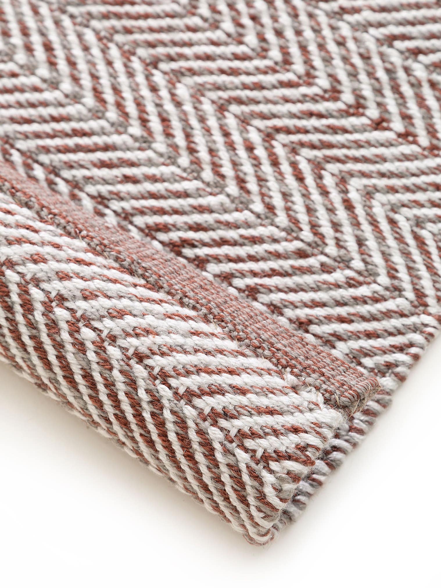 Tæppe af 100% Polyester i Rød med 1- 5 mm høj luv fra benuta Pure
