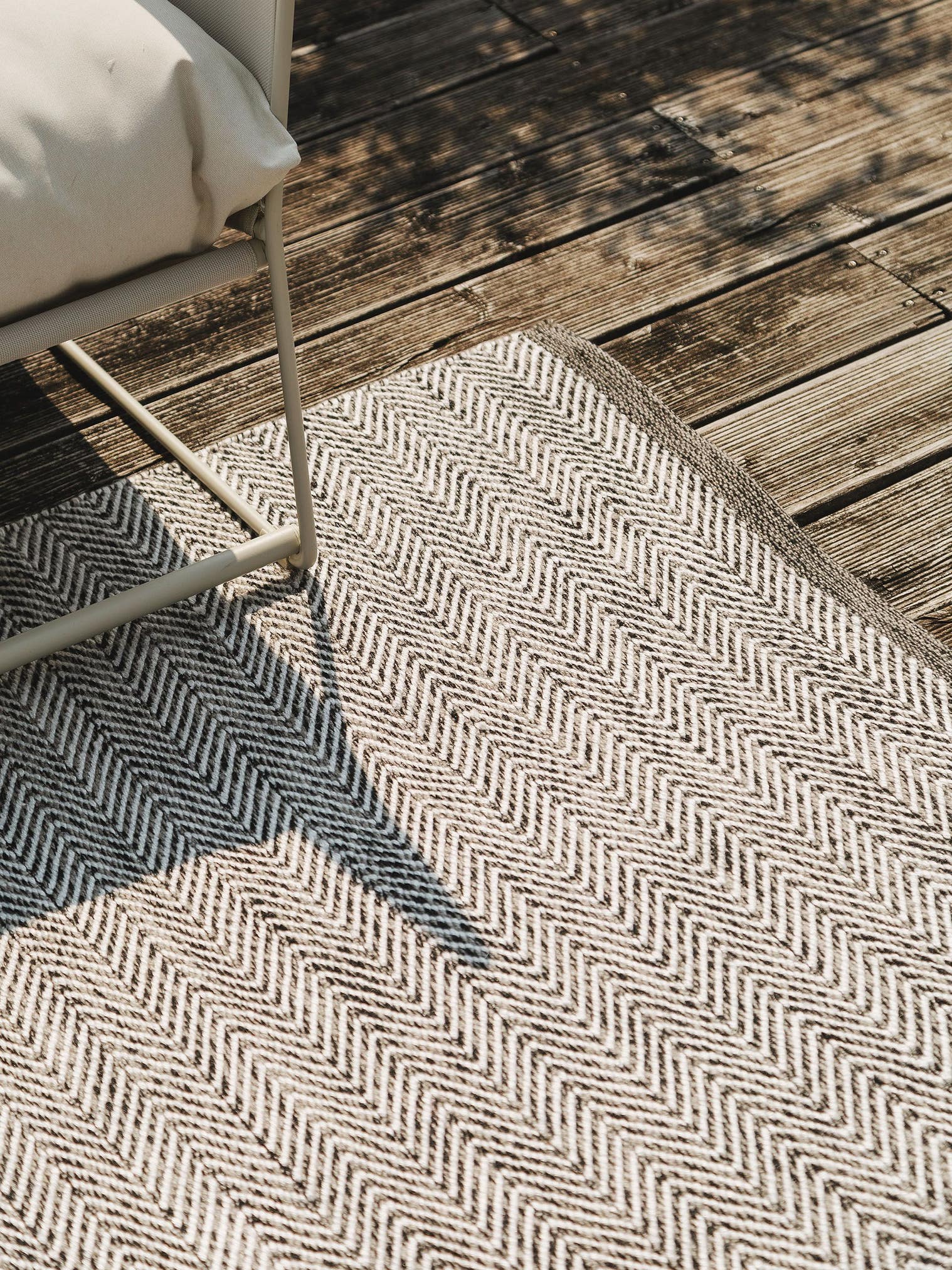 Rug made of 100% Polyester (recycled PET) in Grey with a 1- 5 mm high pile by benuta Pure