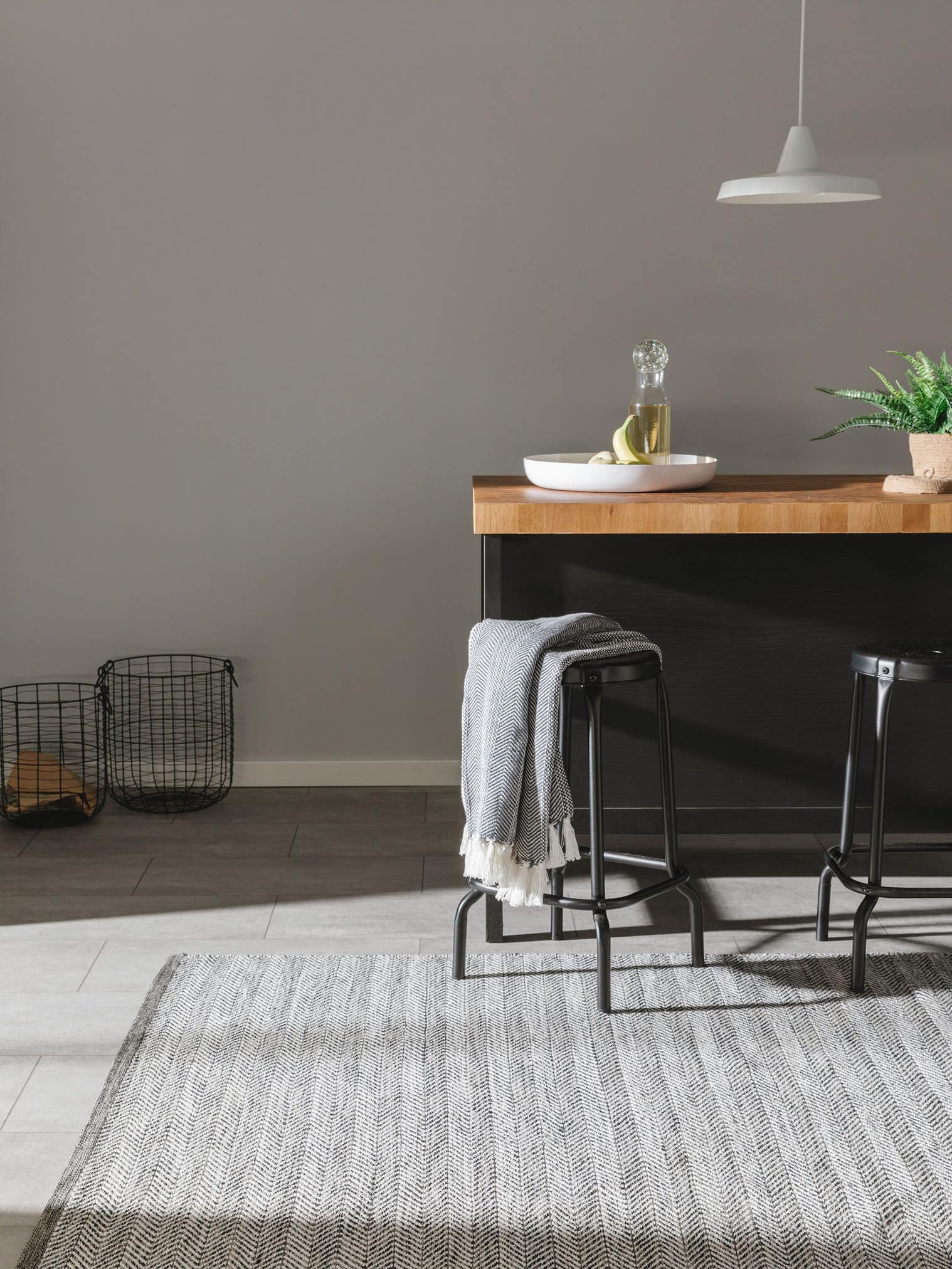 Rug made of 100% Polyester (recycled PET) in Grey with a 1- 5 mm high pile by benuta Pure
