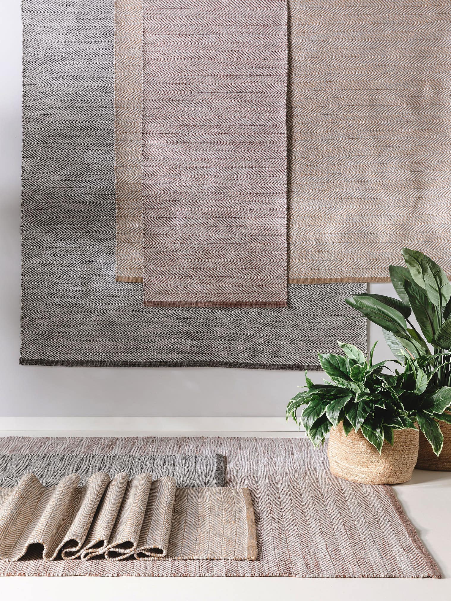 Rug made of 100% Polyester (recycled PET) in Grey with a 1- 5 mm high pile by benuta Pure