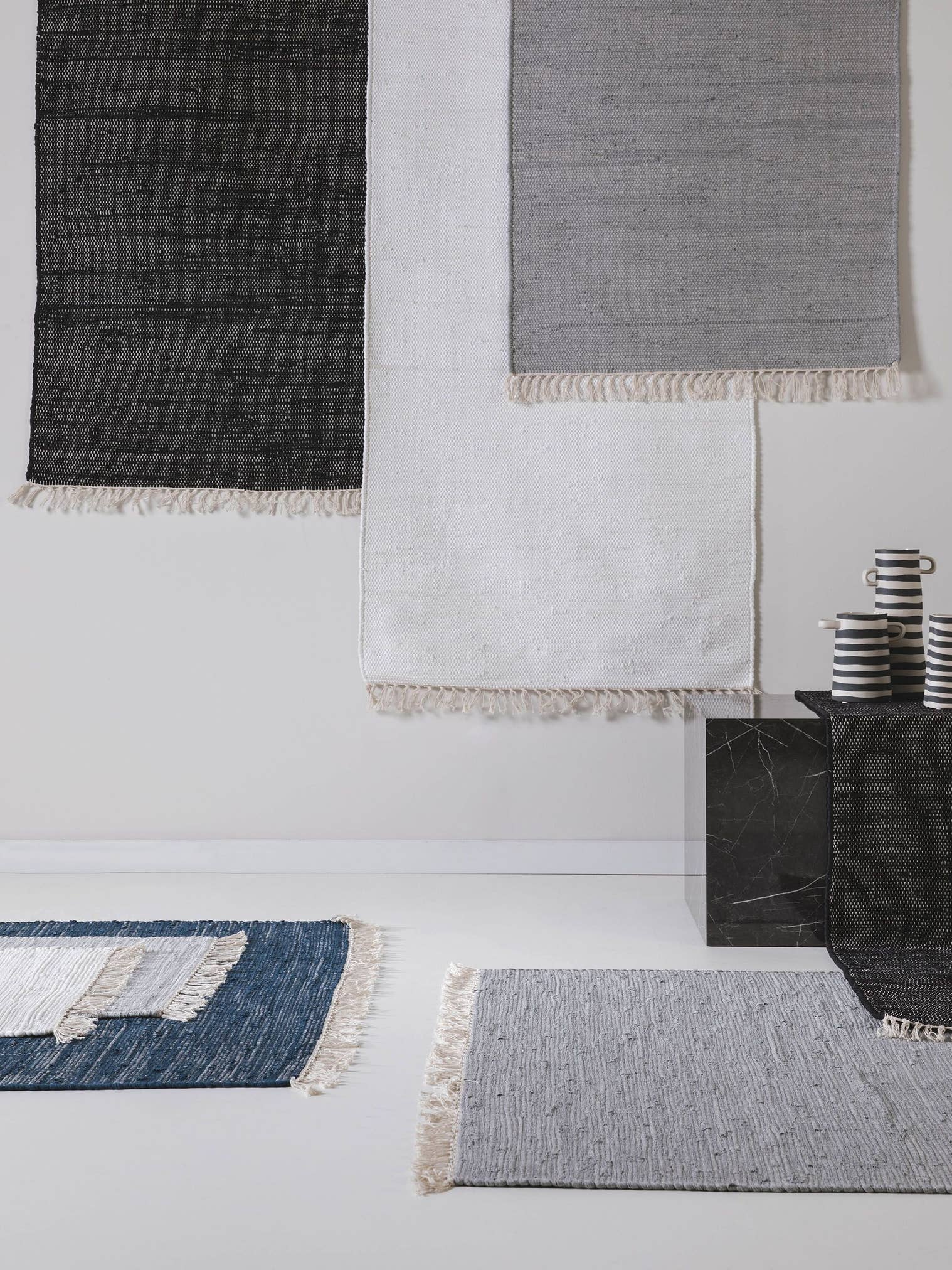 Rug made of 100% Cotton (recycled) in Black with a 1- 5 mm high pile by benuta Pop