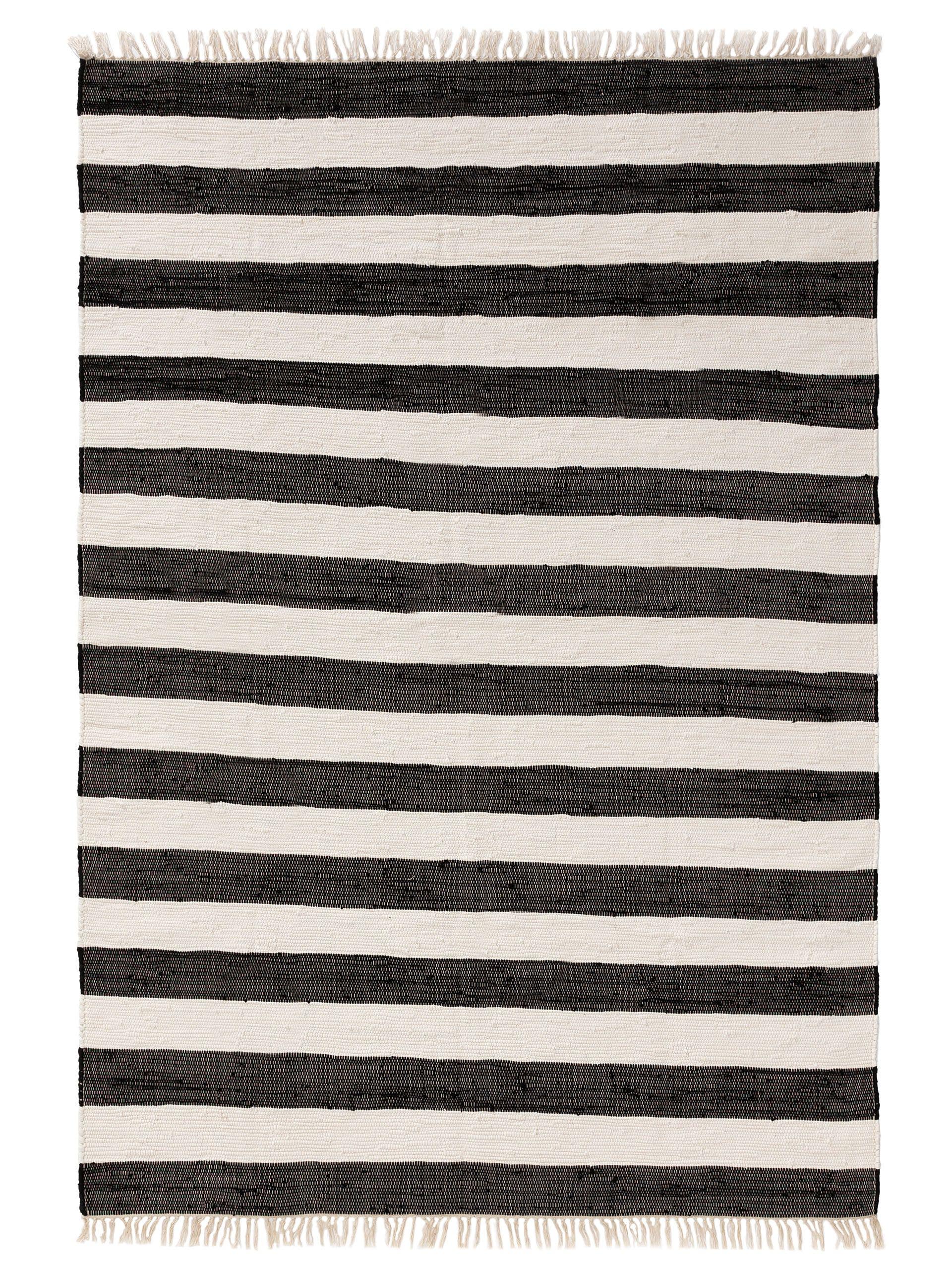 Rug made of 100% Cotton in Black/White with a 1- 5 mm high pile by benuta Basic
