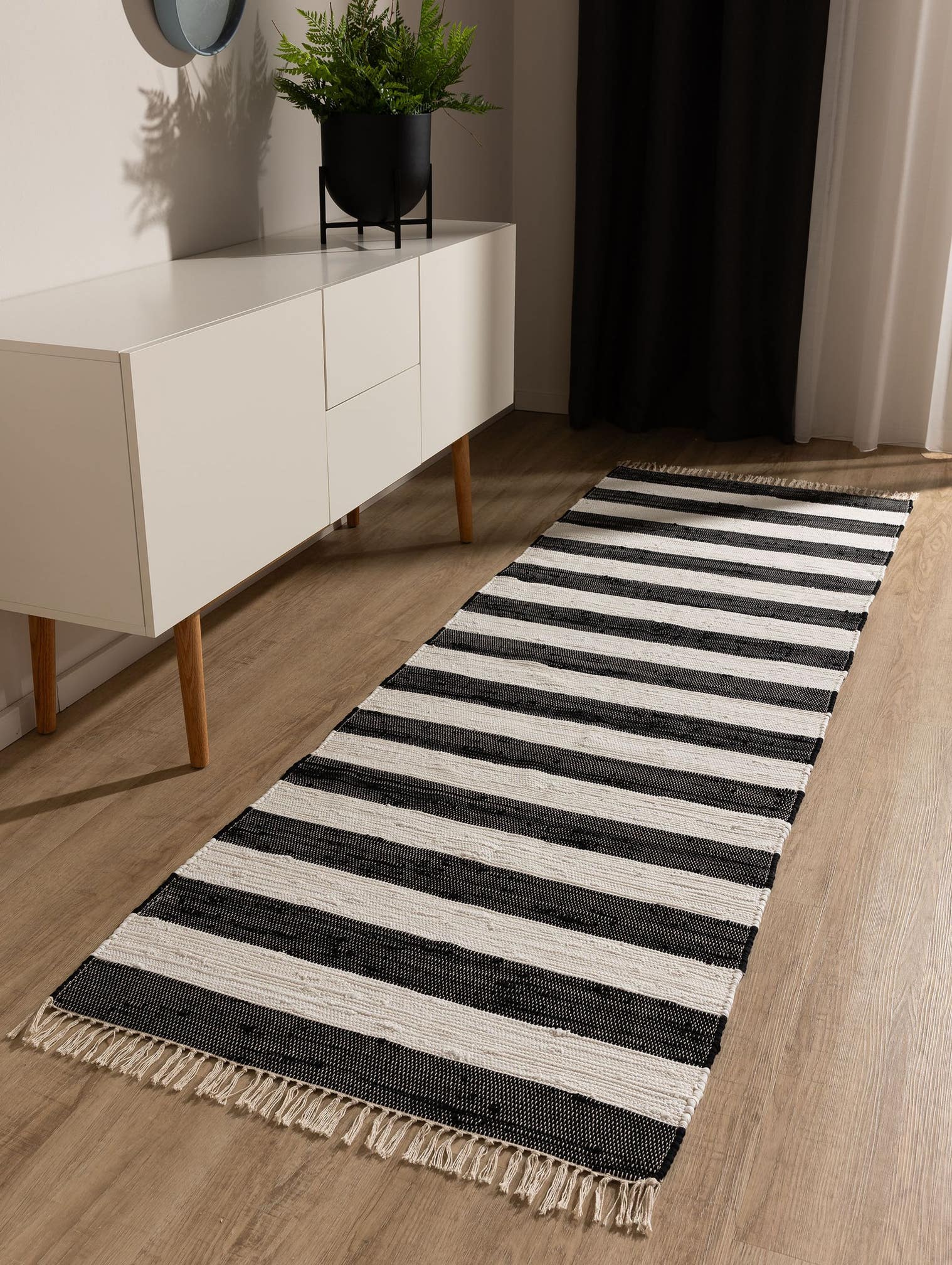 Tappeto di 100% Cotone (recycled) in Bianco & Nero con pelo alto 1- 5 mm da benuta Basic