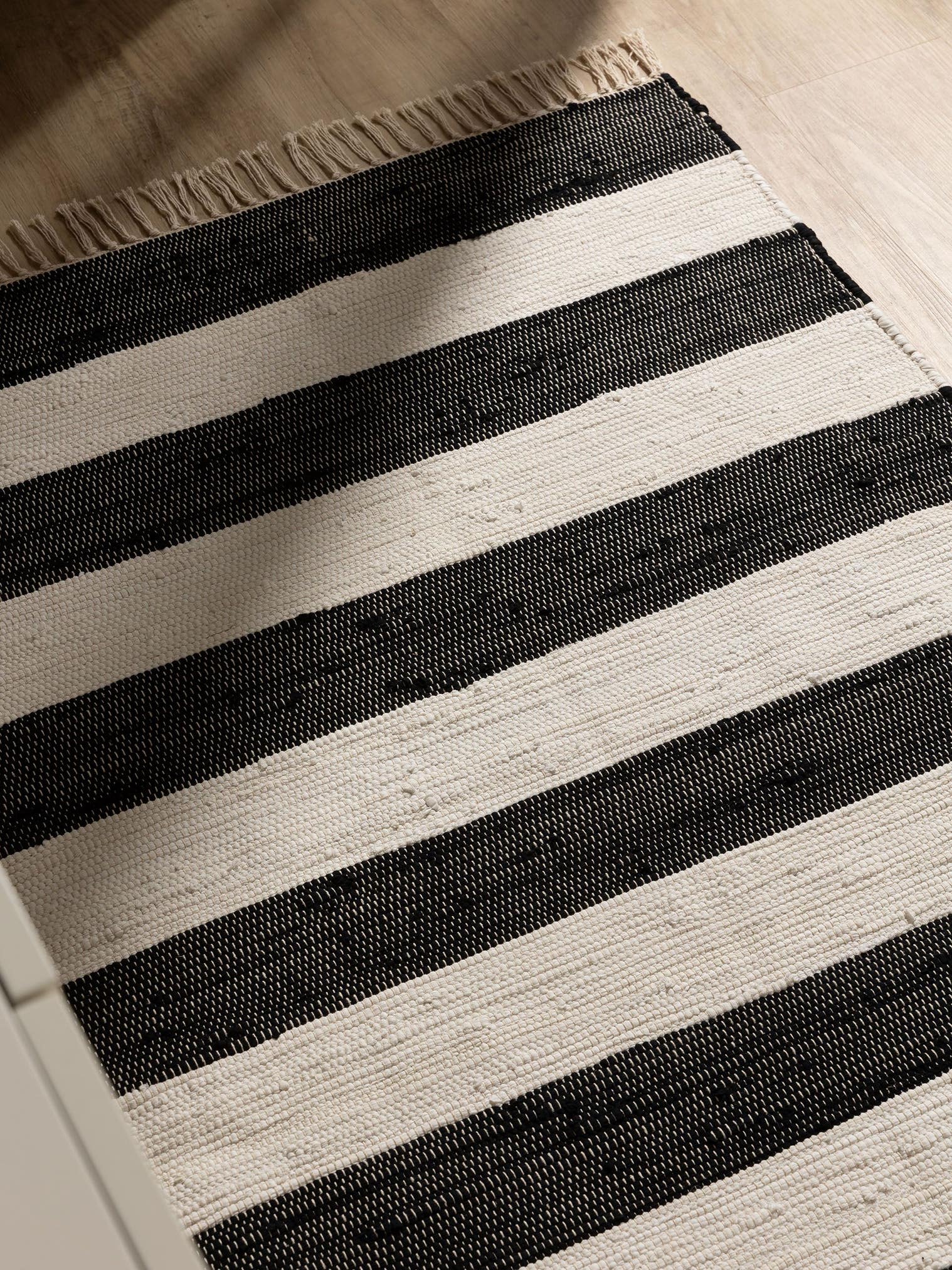 Tappeto di 100% Cotone (recycled) in Bianco & Nero con pelo alto 1- 5 mm da benuta Basic