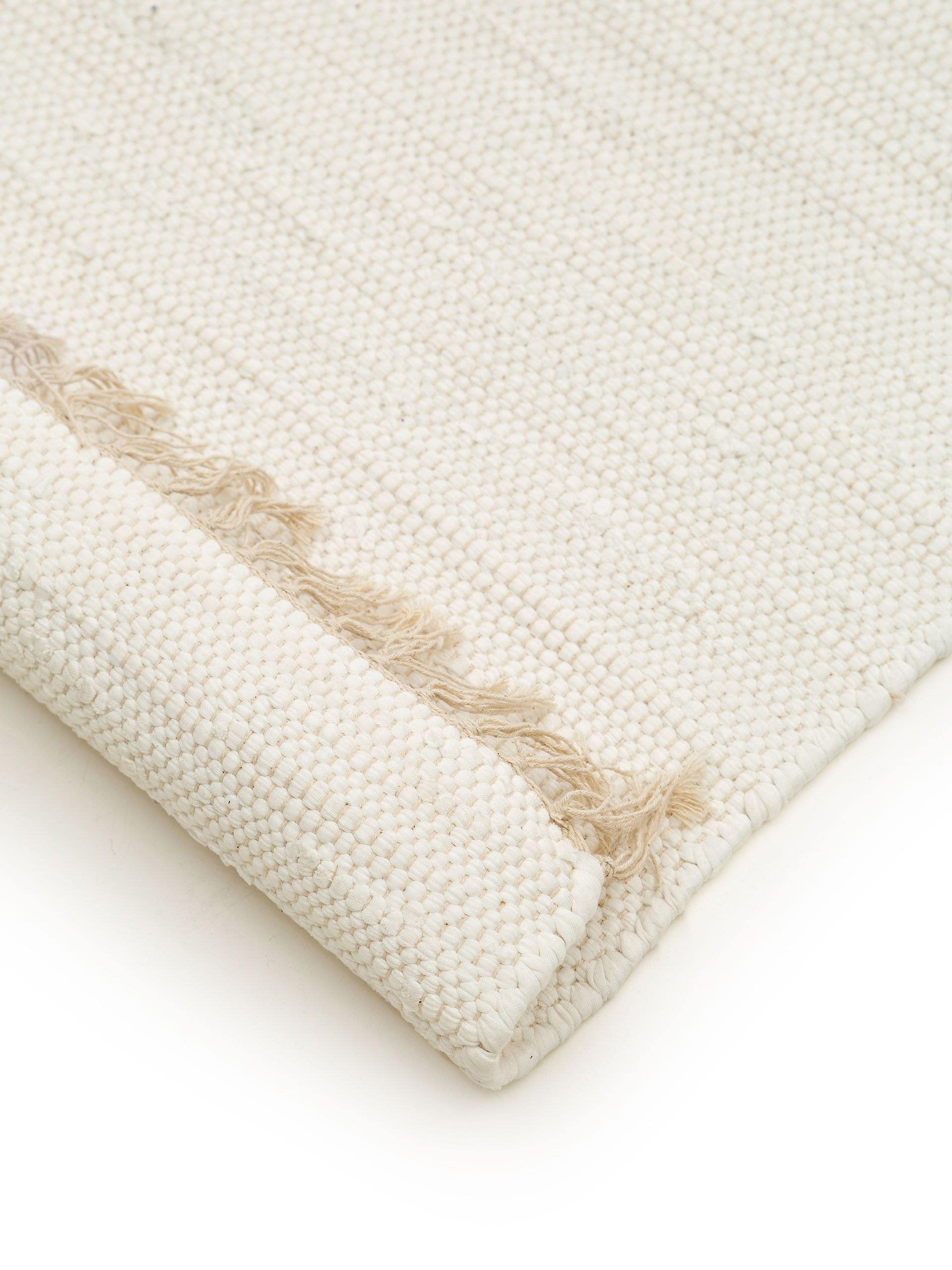 Rug made of 100% Cotton (recycled) in White with a 1- 5 mm high pile by benuta Basic