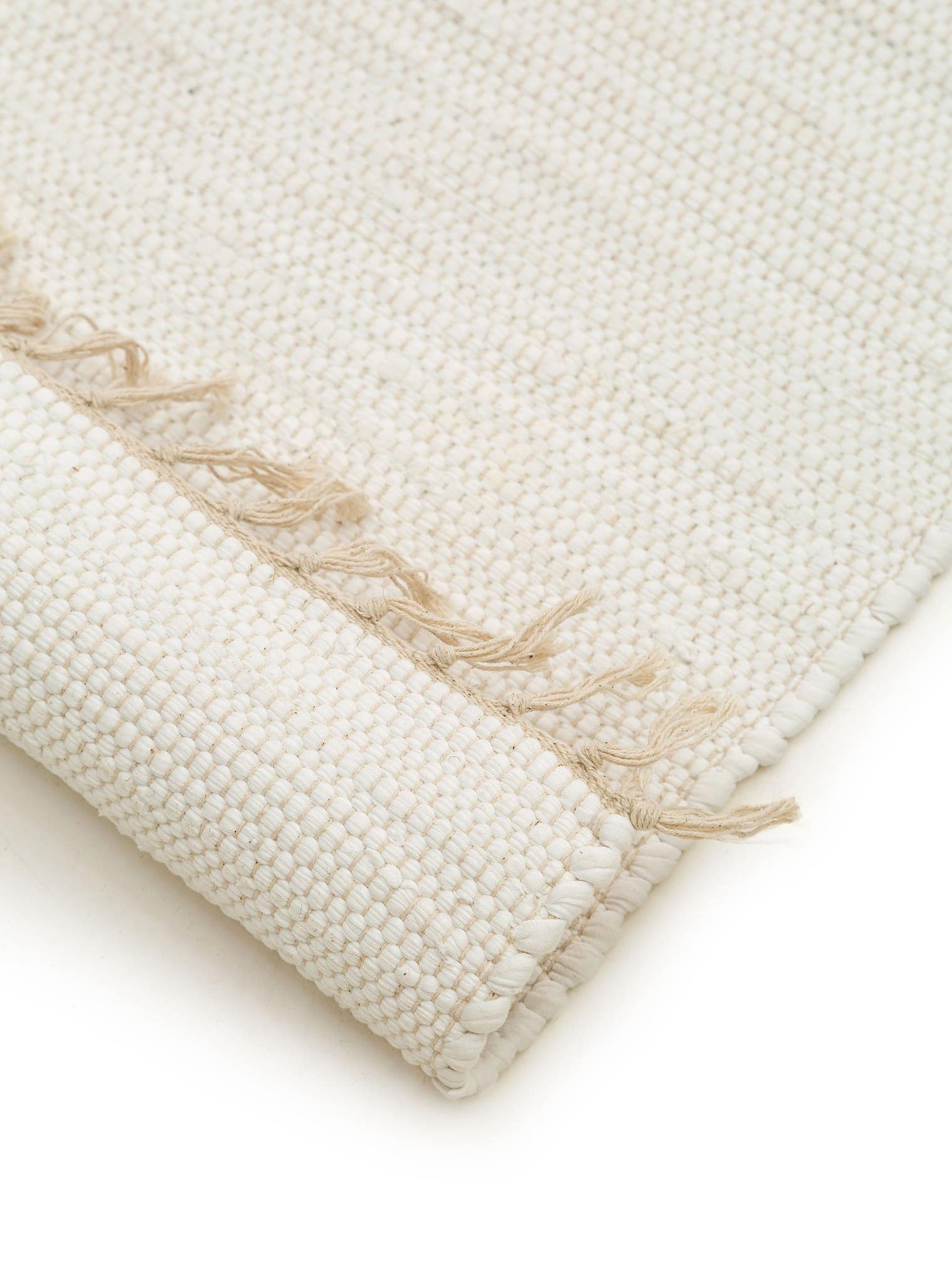 Rug made of 100% Cotton (recycled) in White with a 1- 5 mm high pile by benuta Basic