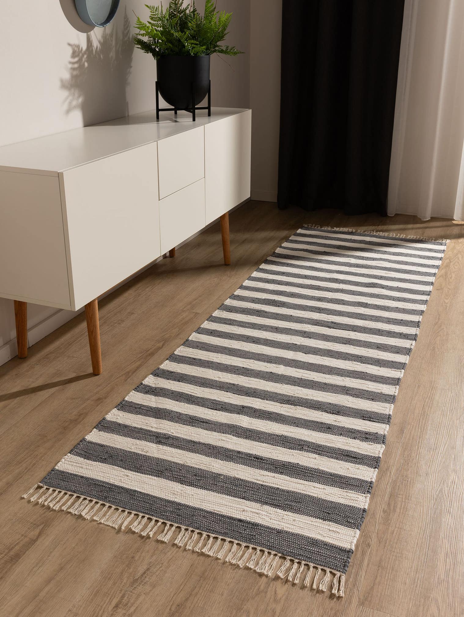Rug made of 100% Cotton in Grey with a 1- 5 mm high pile by benuta Basic