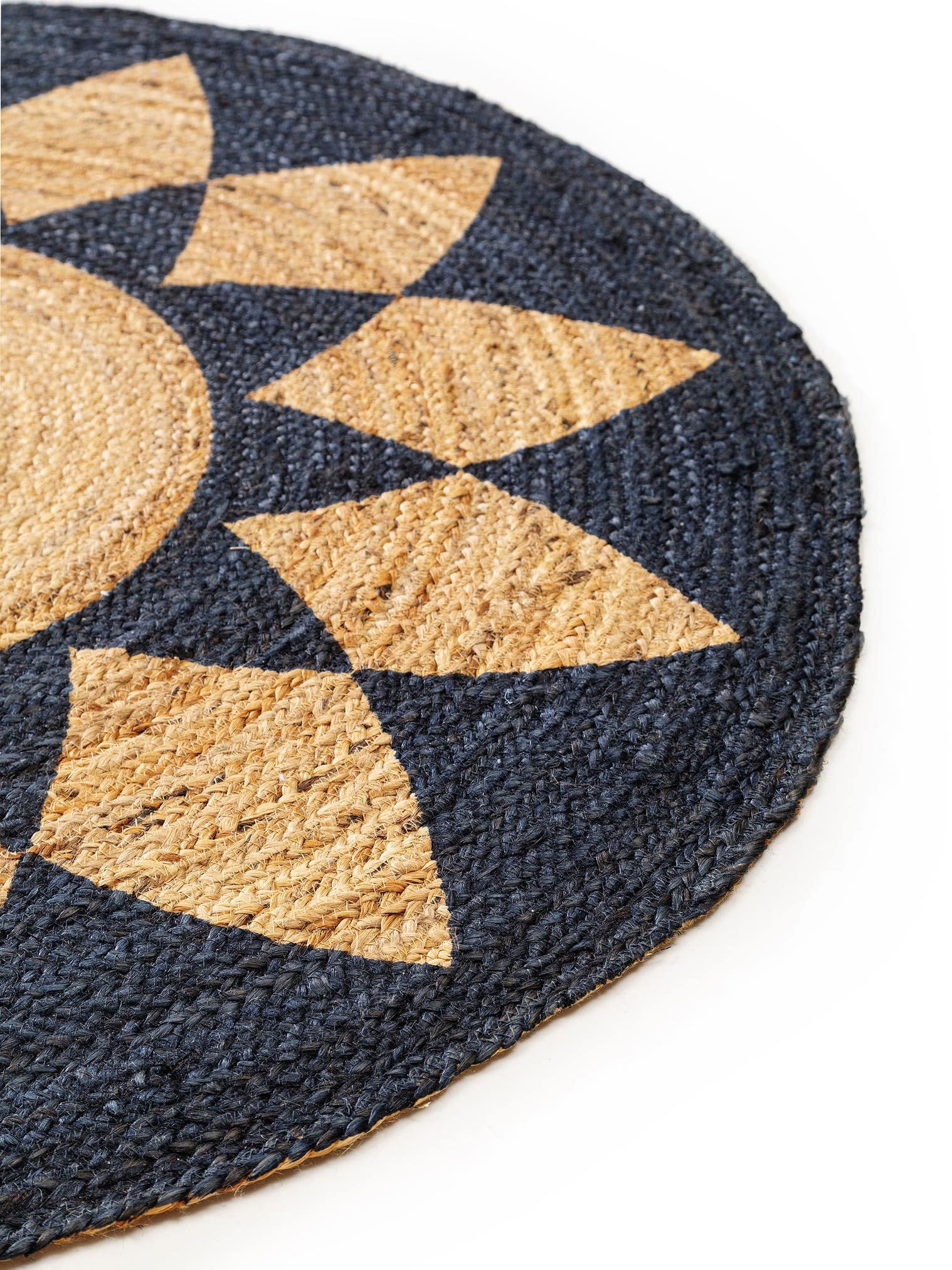 Rug made of 100% Jute in Black with a 1- 5 mm high pile by benuta Pure