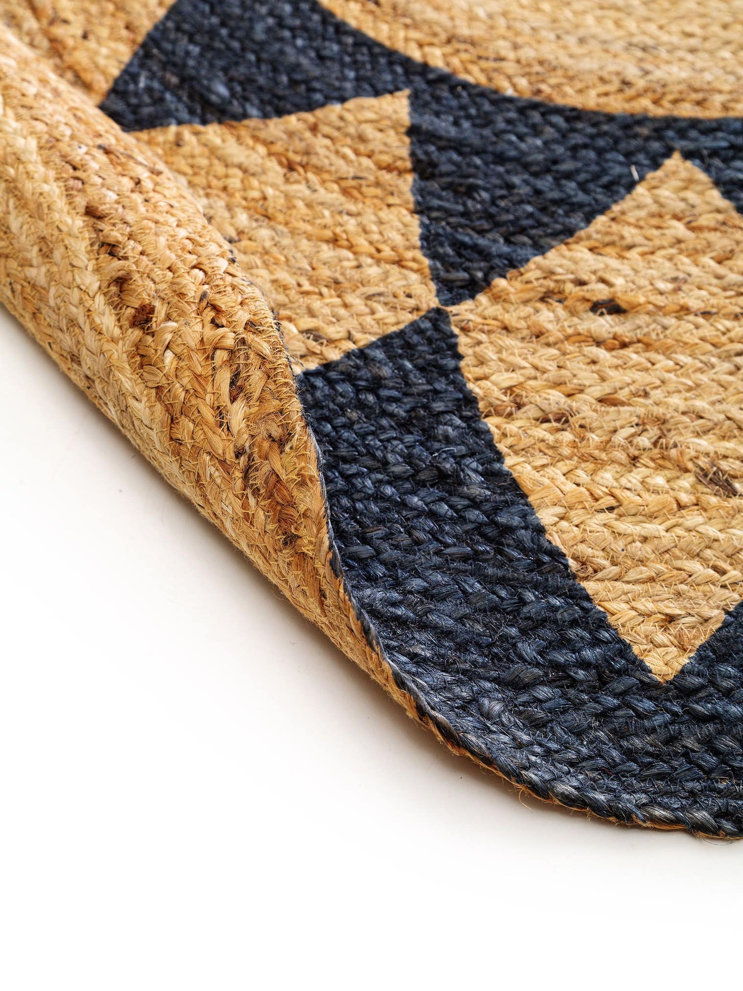 Rug made of 100% Jute in Black with a 1- 5 mm high pile by benuta Pure