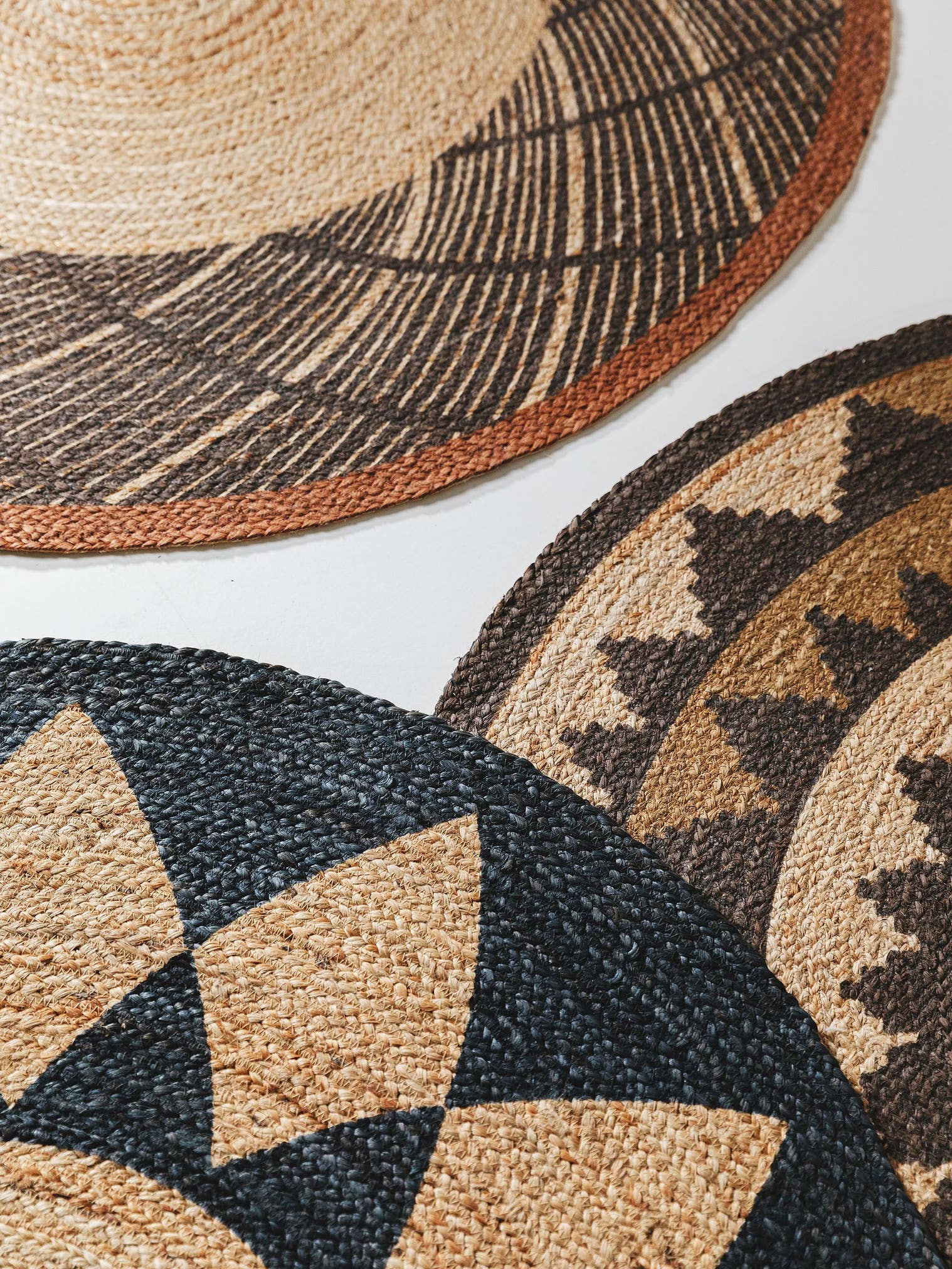 Rug made of 100% Jute in Black with a 1- 5 mm high pile by benuta Pure