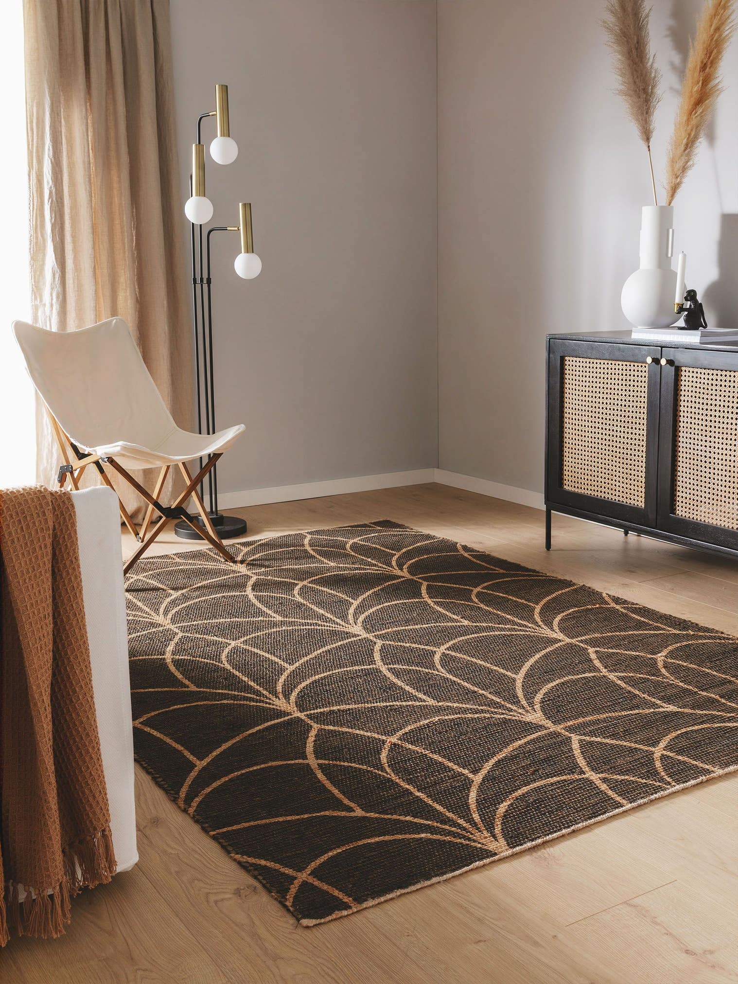 Rug made of 100% Jute in Brown with a 1- 5 mm high pile by benuta