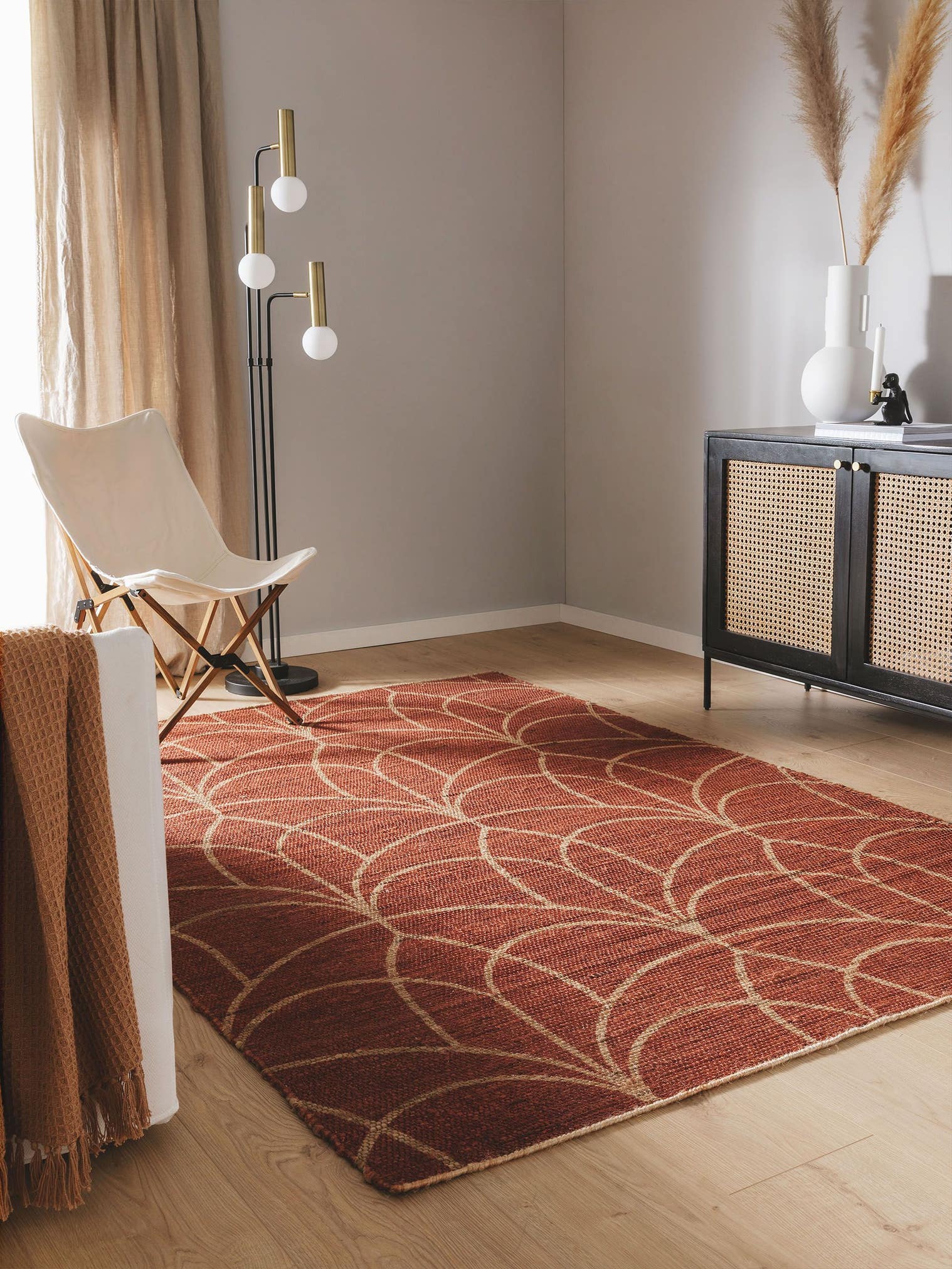 Tapis en 100% Jute en Rouge avec une pile de 1- 5 mm de hauteur de benuta
