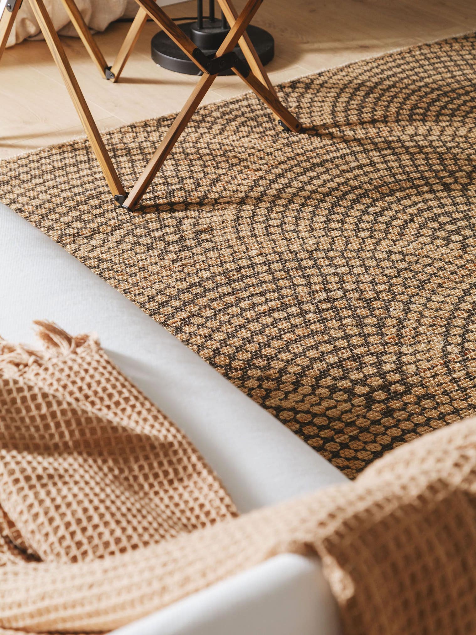 Teppich aus 100% Jute in Beige mit bis 5 mm hohem Flor von benuta Pure