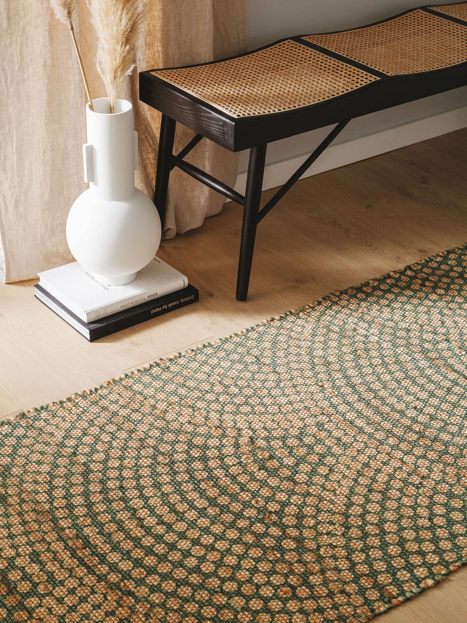 Rug made of 100% Jute in Green with a 1- 5 mm high pile by benuta Pure