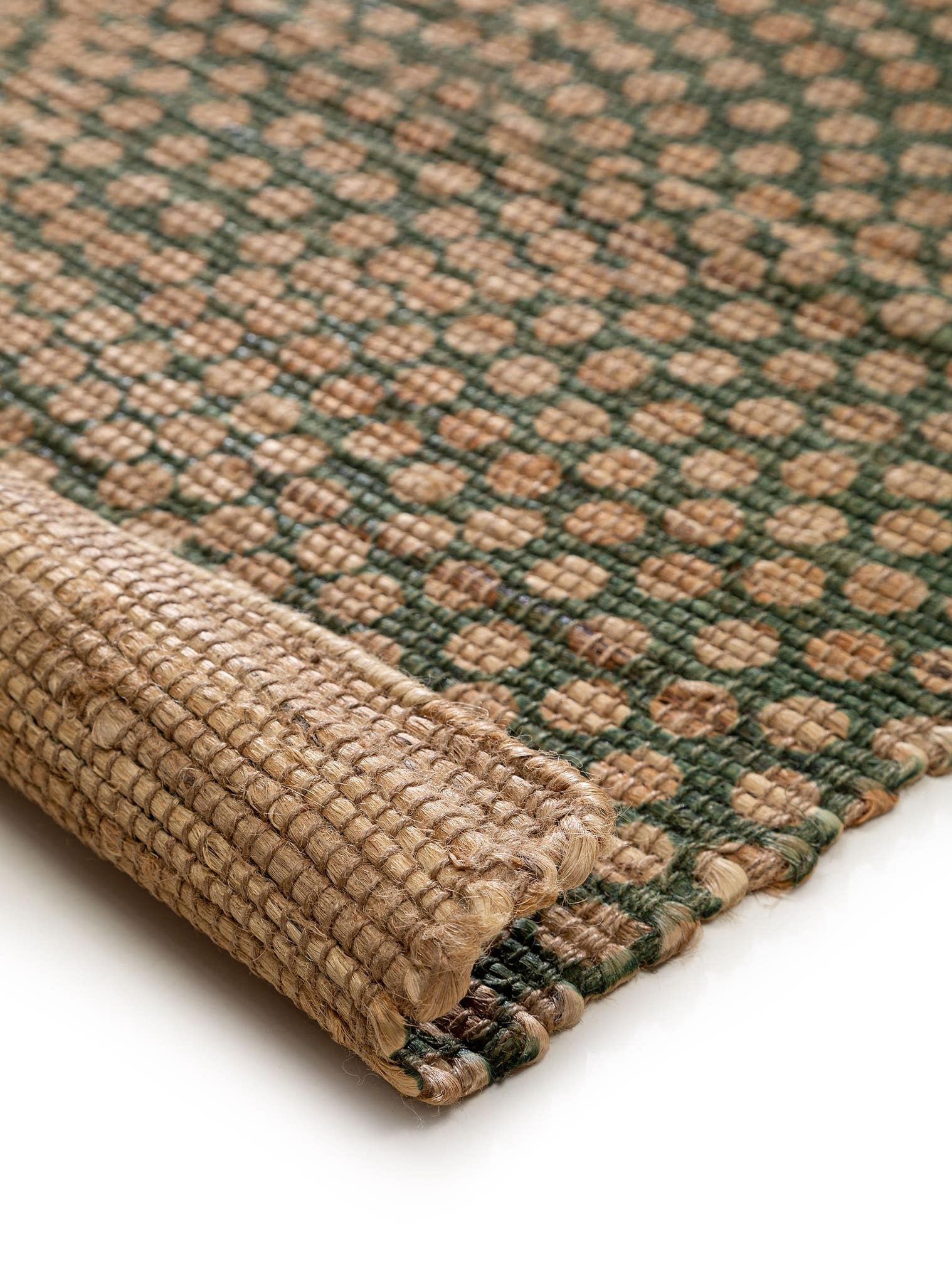 Rug made of 100% Jute in Green with a 1- 5 mm high pile by benuta Pure