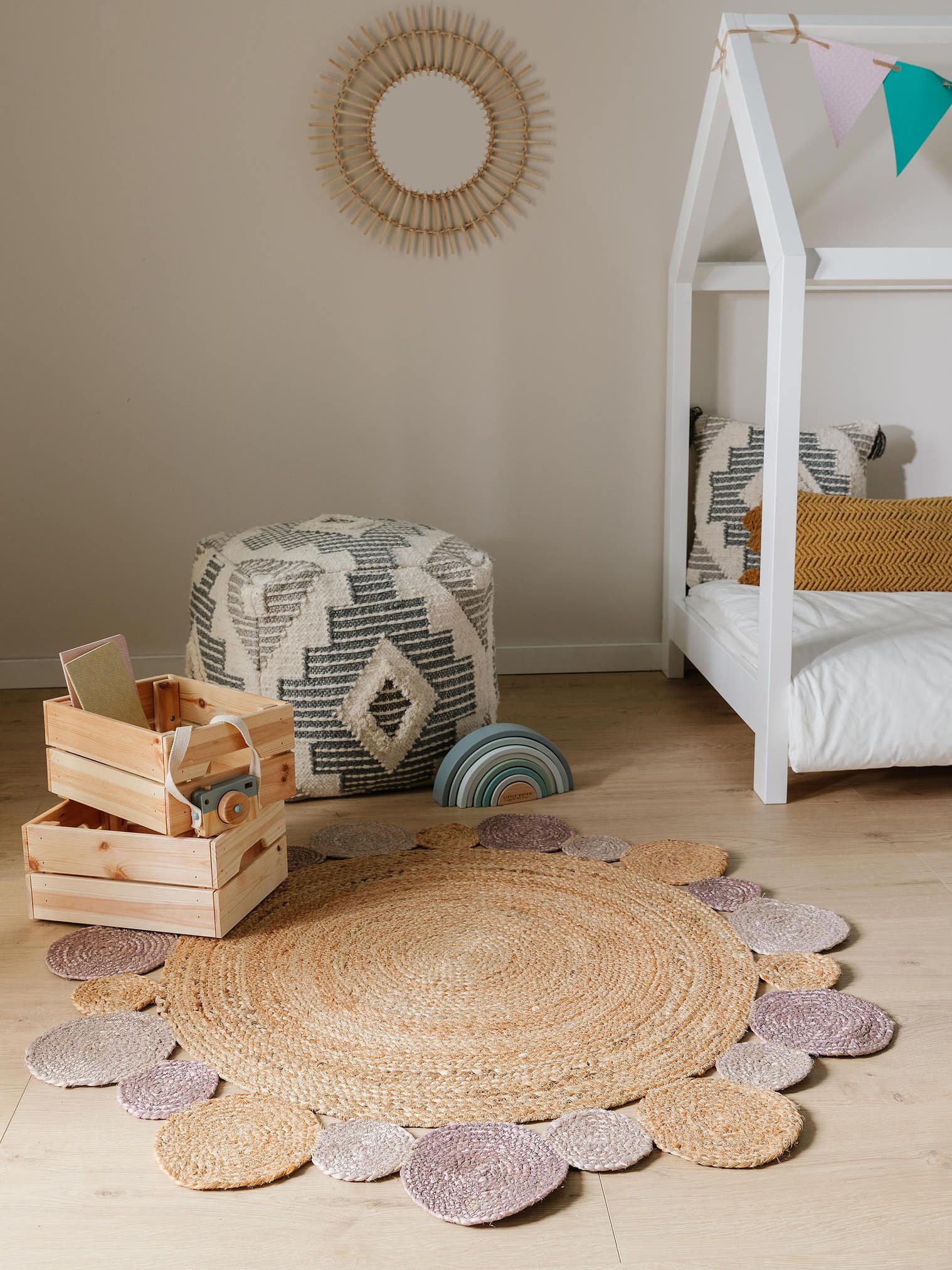 Teppich aus 100% Jute in Lila mit bis 5 mm hohem Flor von Lytte