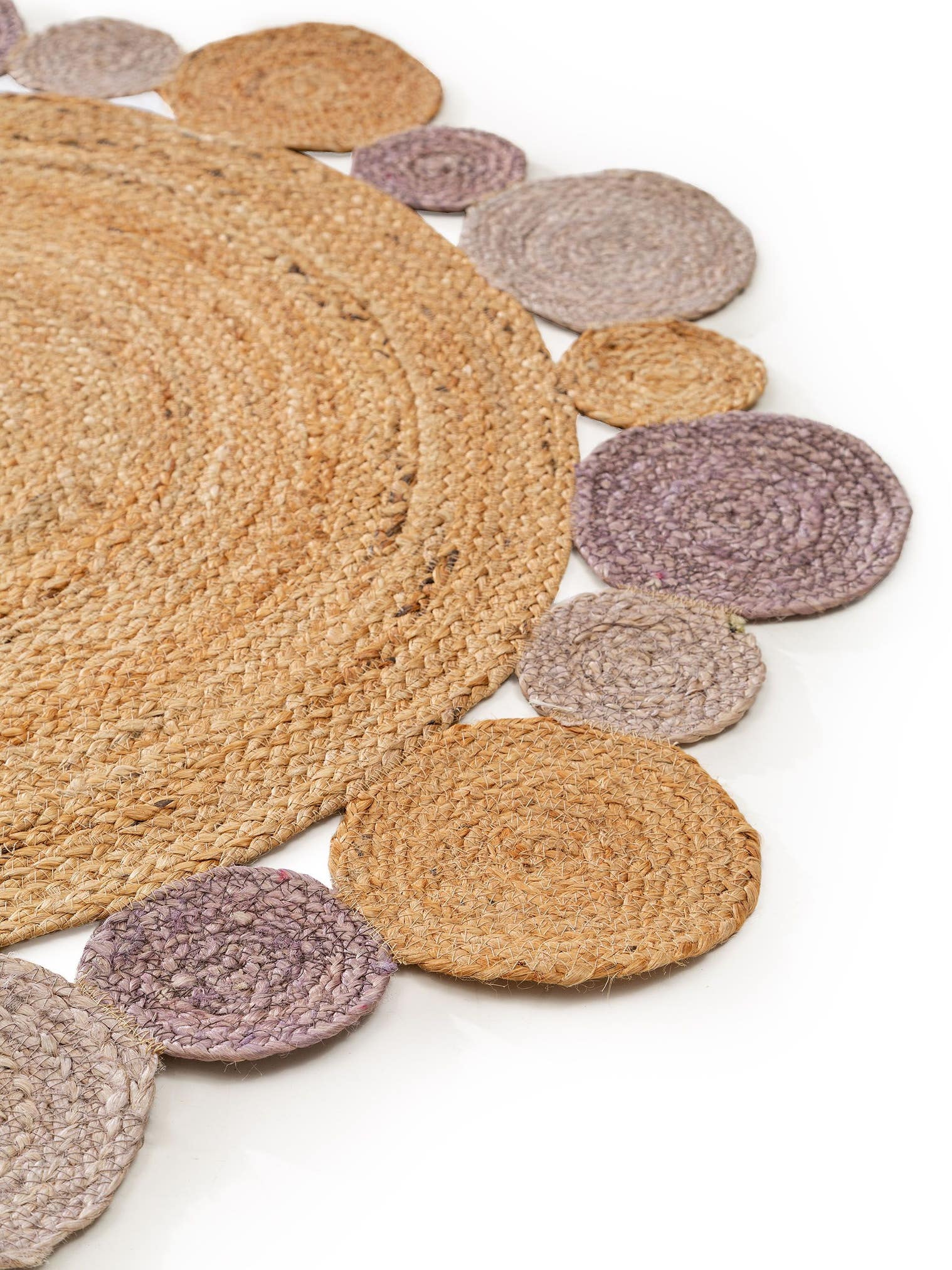 Teppich aus 100% Jute in Lila mit bis 5 mm hohem Flor von Lytte