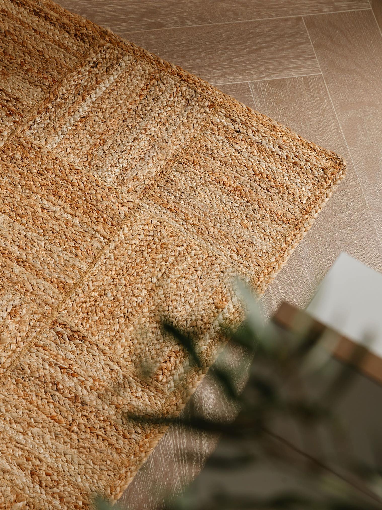Rug made of 100% Jute in Brown with a 1- 5 mm high pile by benuta Pure