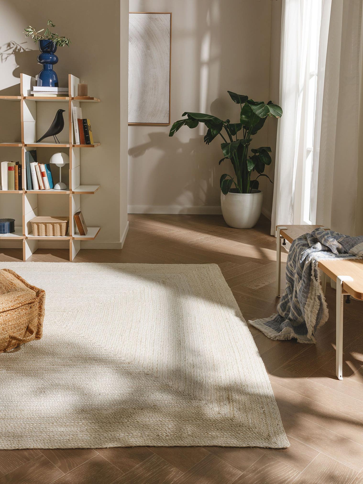 Teppich aus 100% Jute in Weiß mit bis 5 mm hohem Flor von benuta Pure