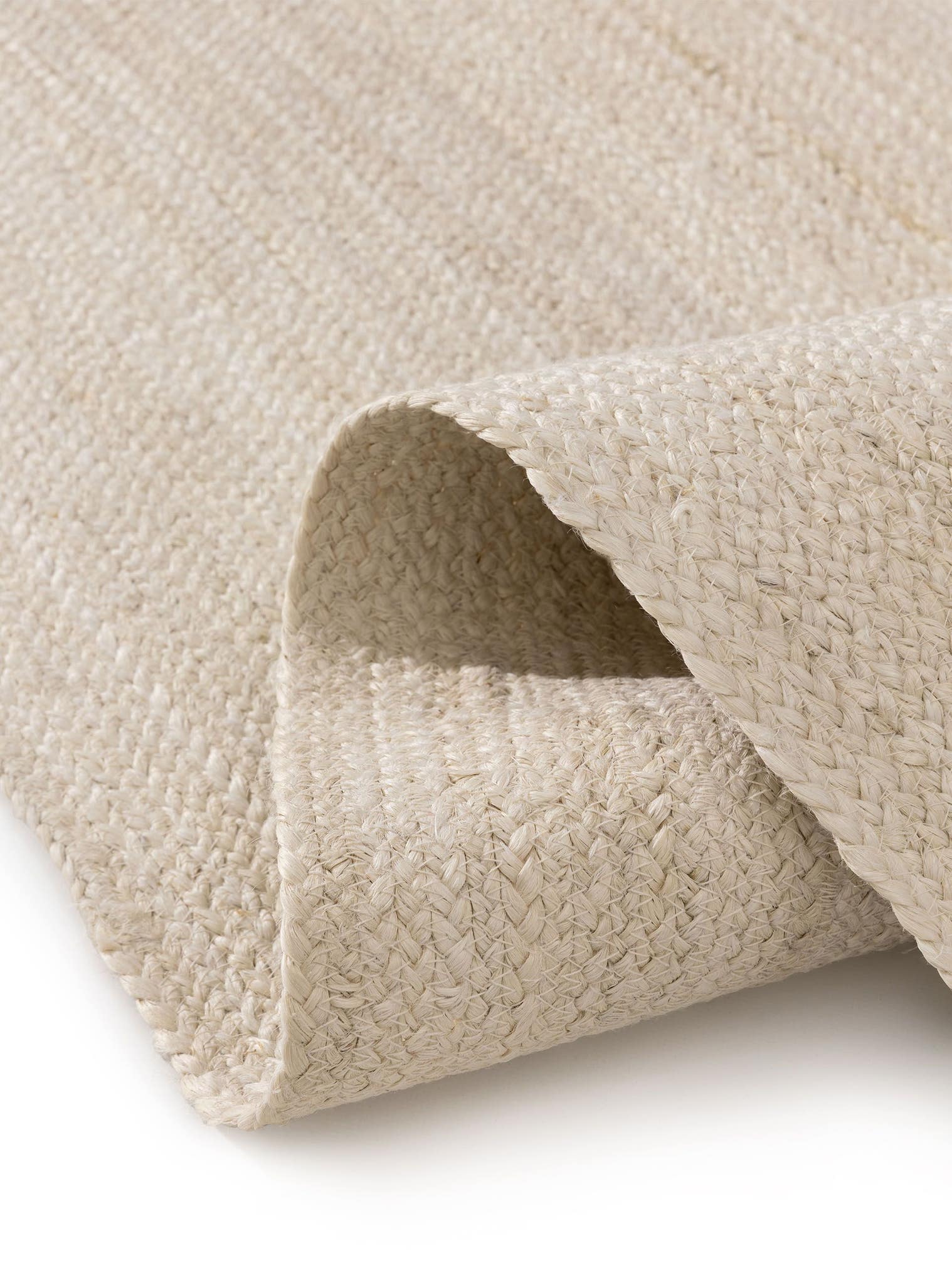 Matta av 100% Jute i Vit med 1- 5 mm hög lugg från benuta Pure