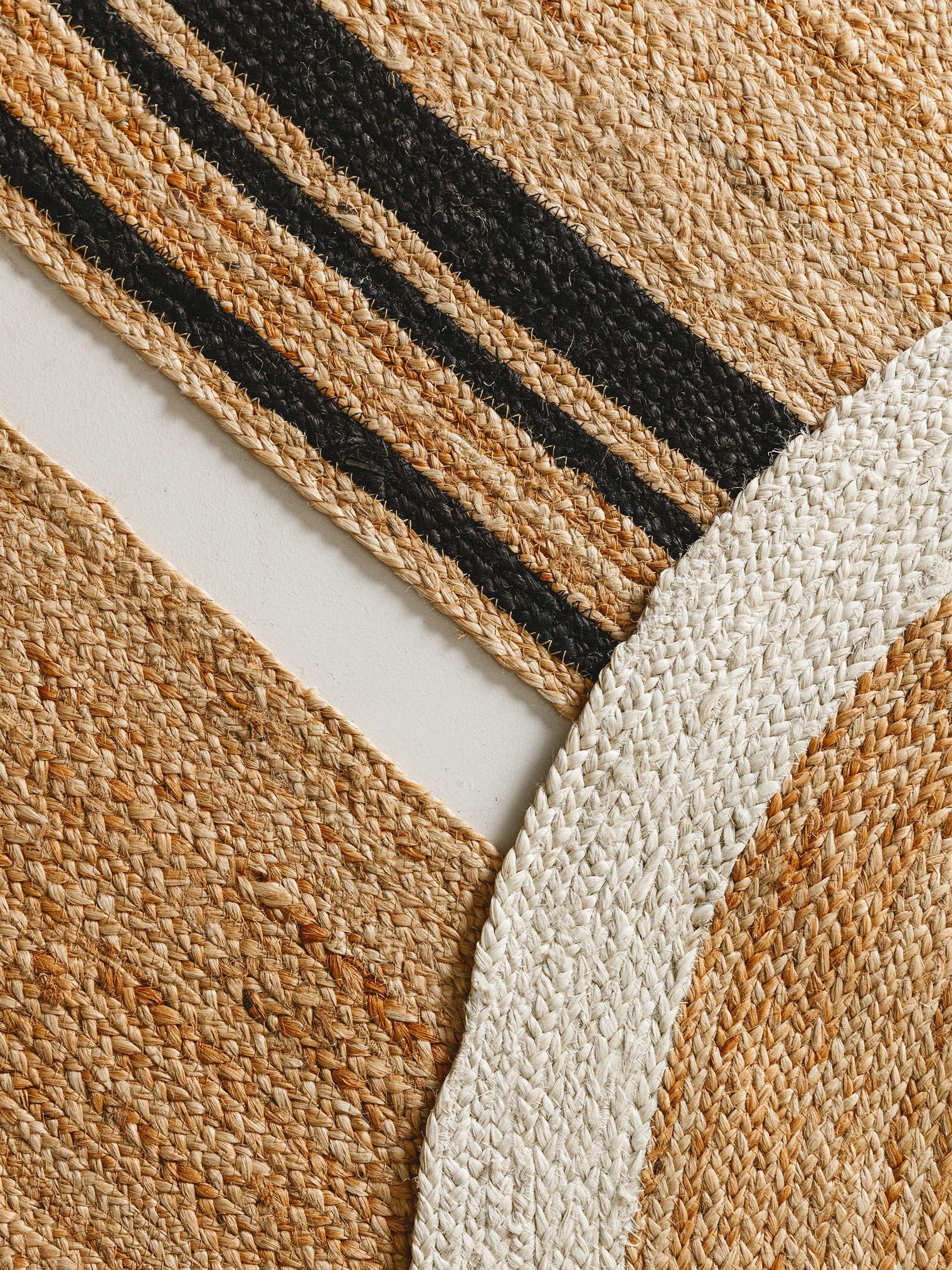 Rug made of 100% Jute in Black with a 1- 5 mm high pile by benuta Pure