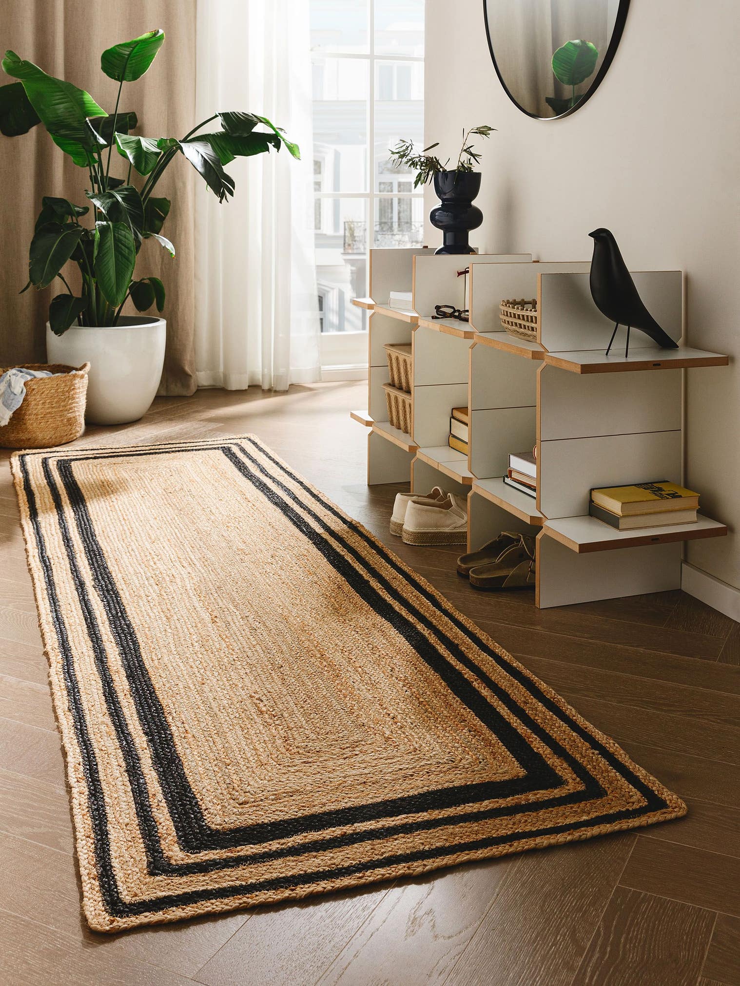 Tapis en 100% Jute en Noir avec une pile de 1- 5 mm de hauteur de benuta Pure