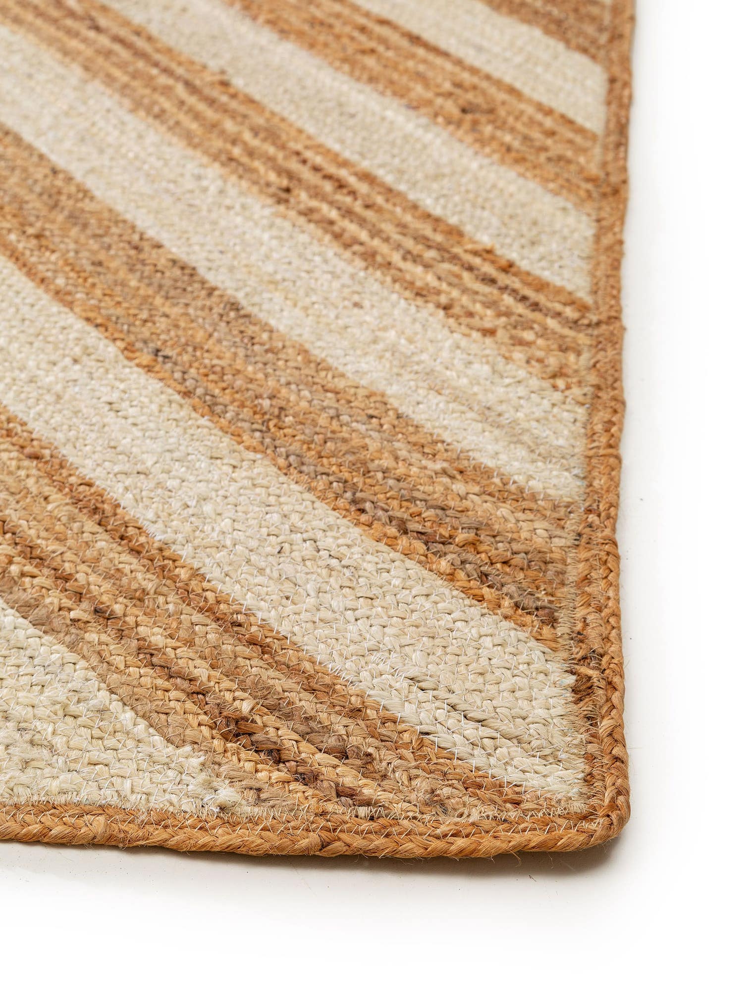 Rug made of 100% Jute in White with a 1- 5 mm high pile by benuta Pop