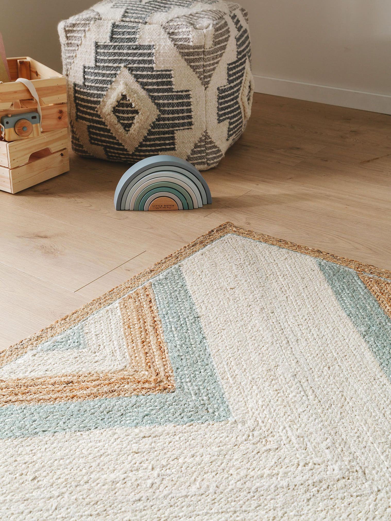 Tapijt van 100% Jute in Beige met een 1- 5 mm hoge pool van Lytte